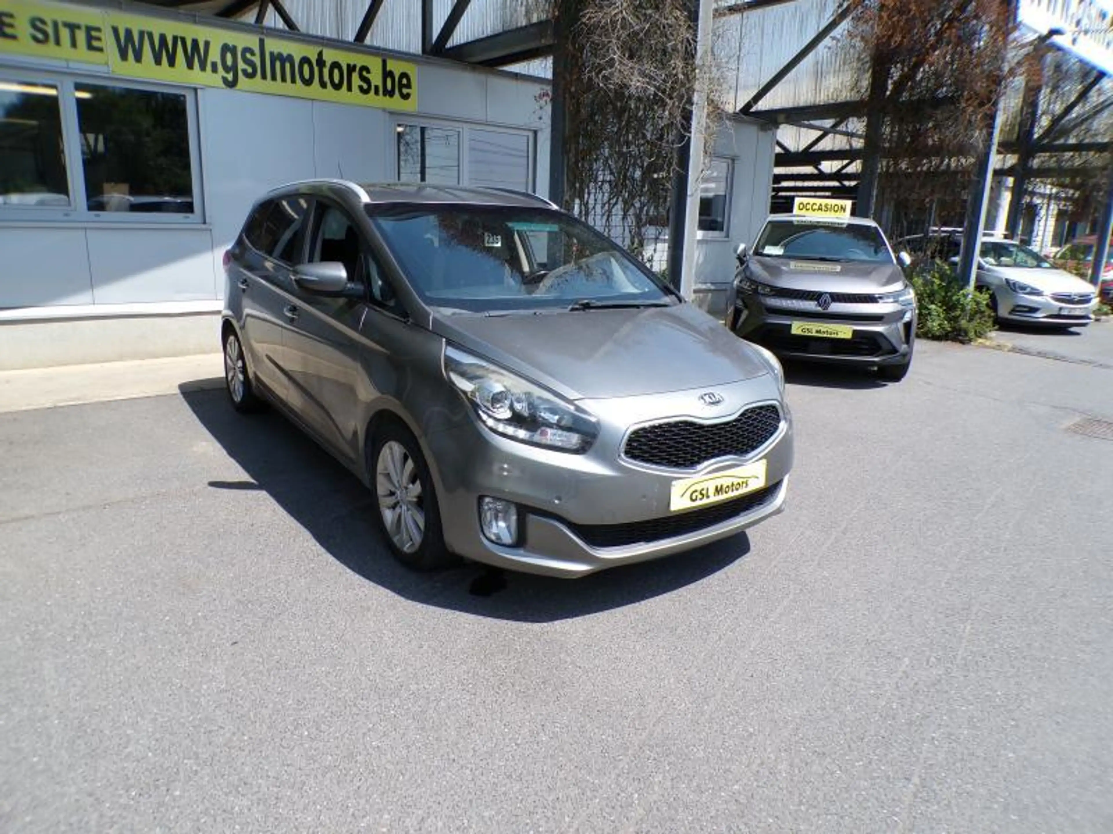Kia Carens 1.7CRDi 115cv 7pl Bronze 10/15 5000 € marchand — photo 3