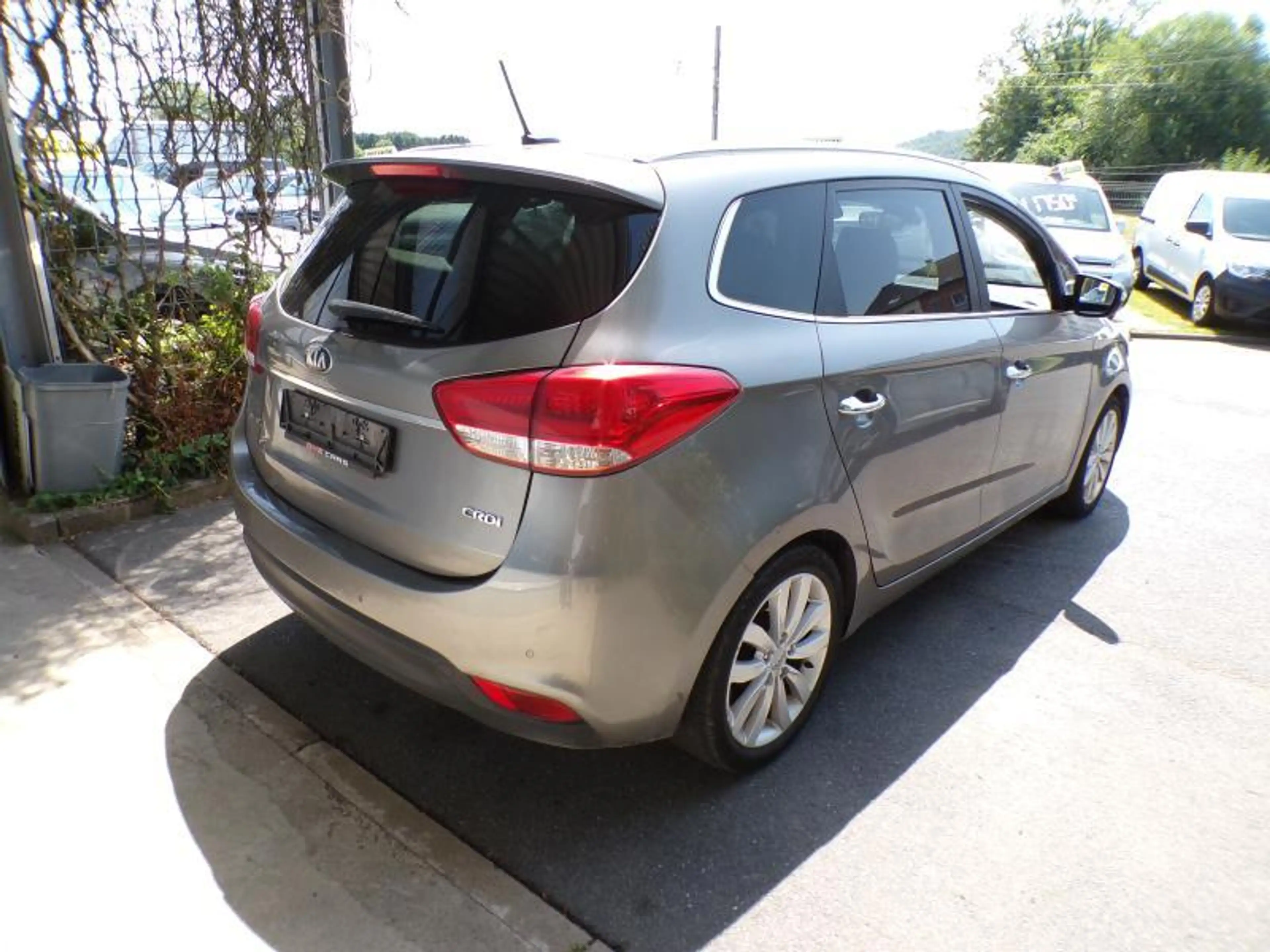 Kia Carens 1.7CRDi 115cv 7pl Bronze 10/15 5000 € marchand — photo 4
