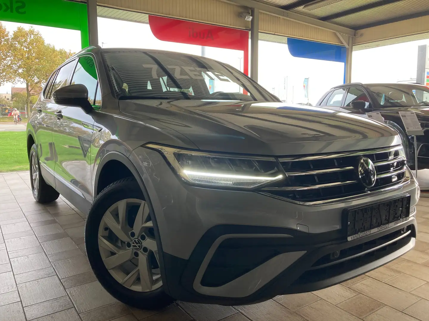 Volkswagen Tiguan Allspace -AUTOMAAT -7 zetel -Airco -GPS -ACC -Wegkl. Trekhk Zilver - 1