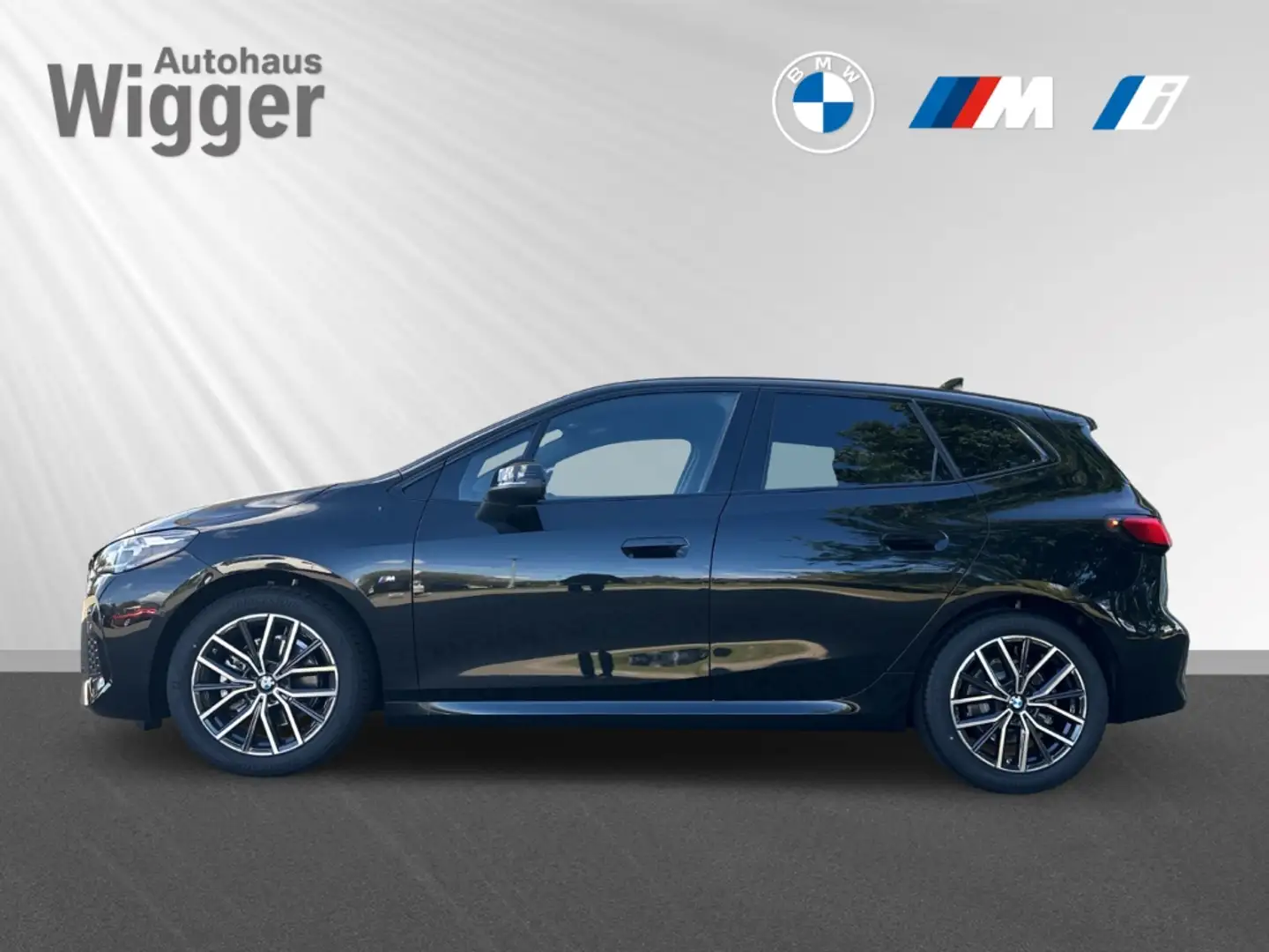 BMW 218 Active Tourer d EU6d d/Sportpaket/AHK-el. klappb./ Černá - 2