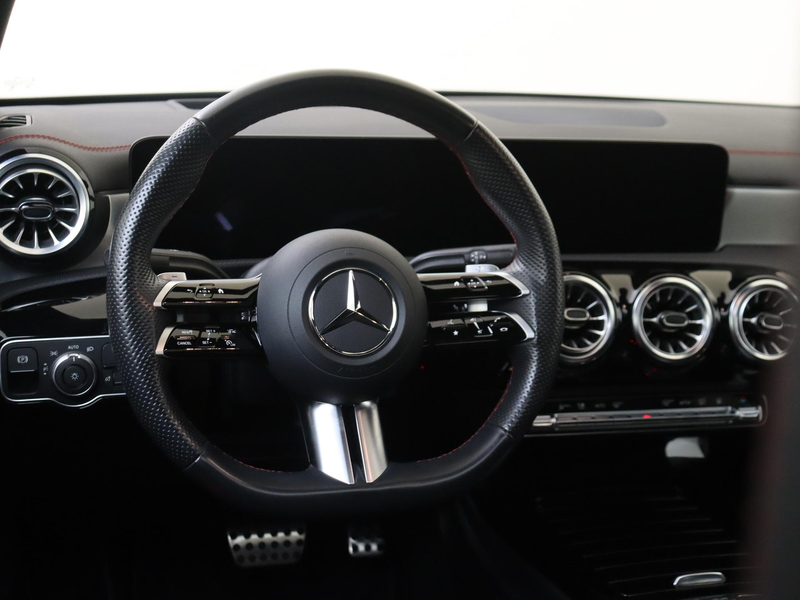 Mercedes-Benz CLA 250 e Star Edition AMG Line Plus Panoramadak / Head-up — photo 10