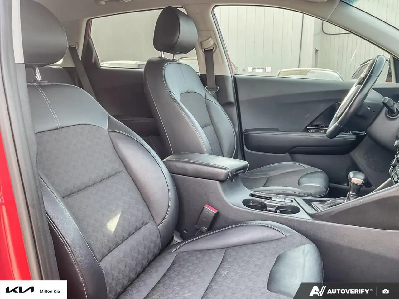Kia Niro снимка Kia Niro