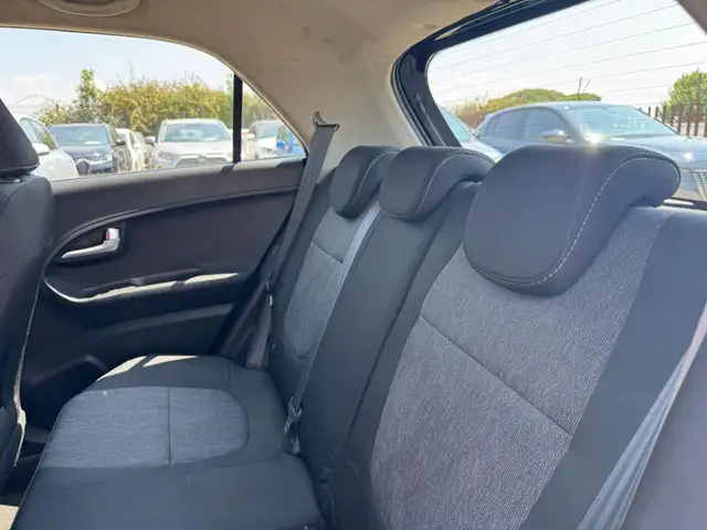 Kia Picanto view 12