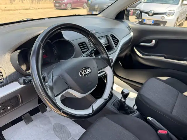 Kia Picanto view 6
