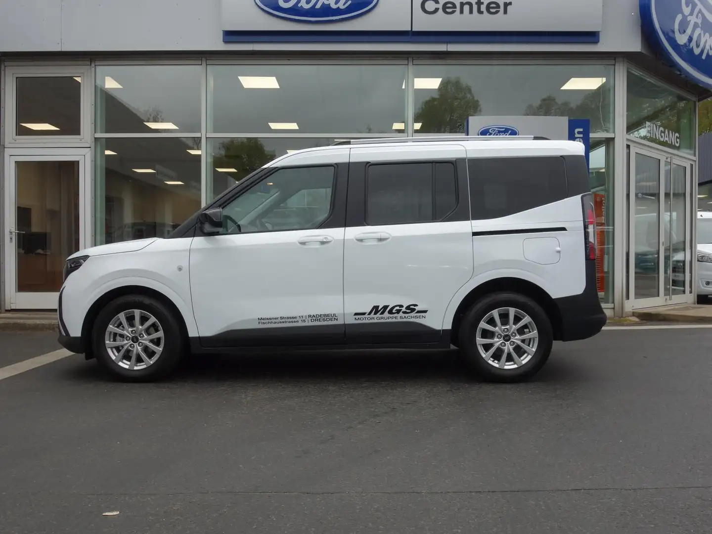 Ford Tourneo Courier Neuer Tourneo Courier# Vorführwagen#Aktion! Bílá - 1