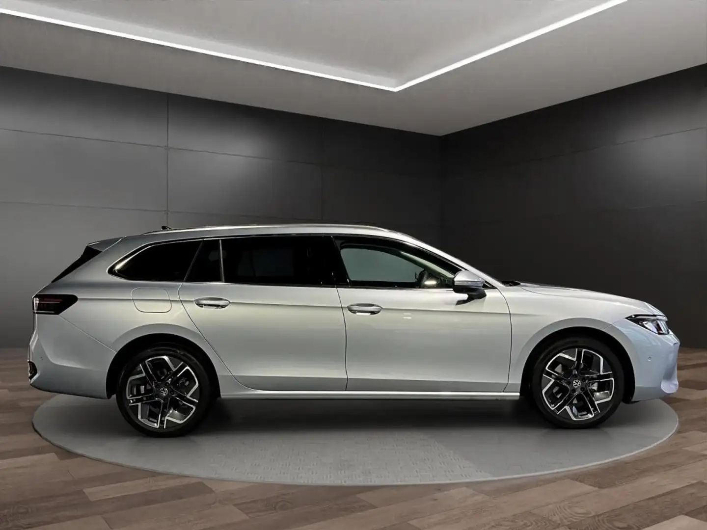 Volkswagen Passat Variant Elegance 2.0 TDI*DSG*HuD*IQ.D*AHK Silber - 2