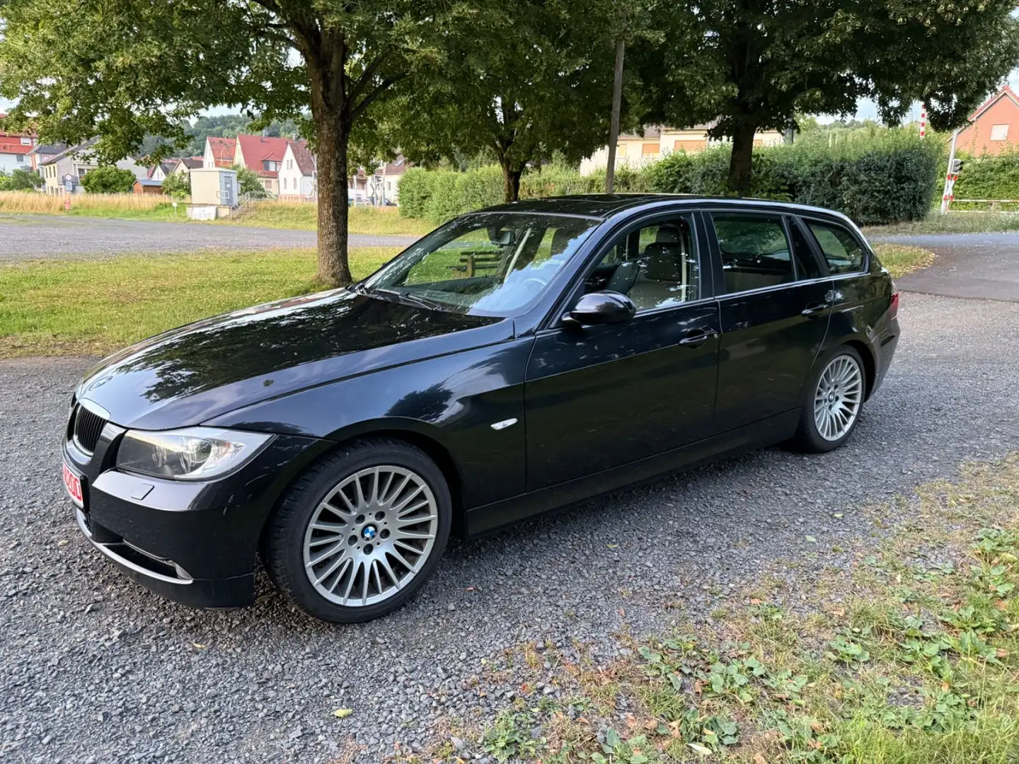 BMW 320 E91 Touring 320d ORG 140Tkm 1 Hand TÜV Neu M47 Schwarz - 1
