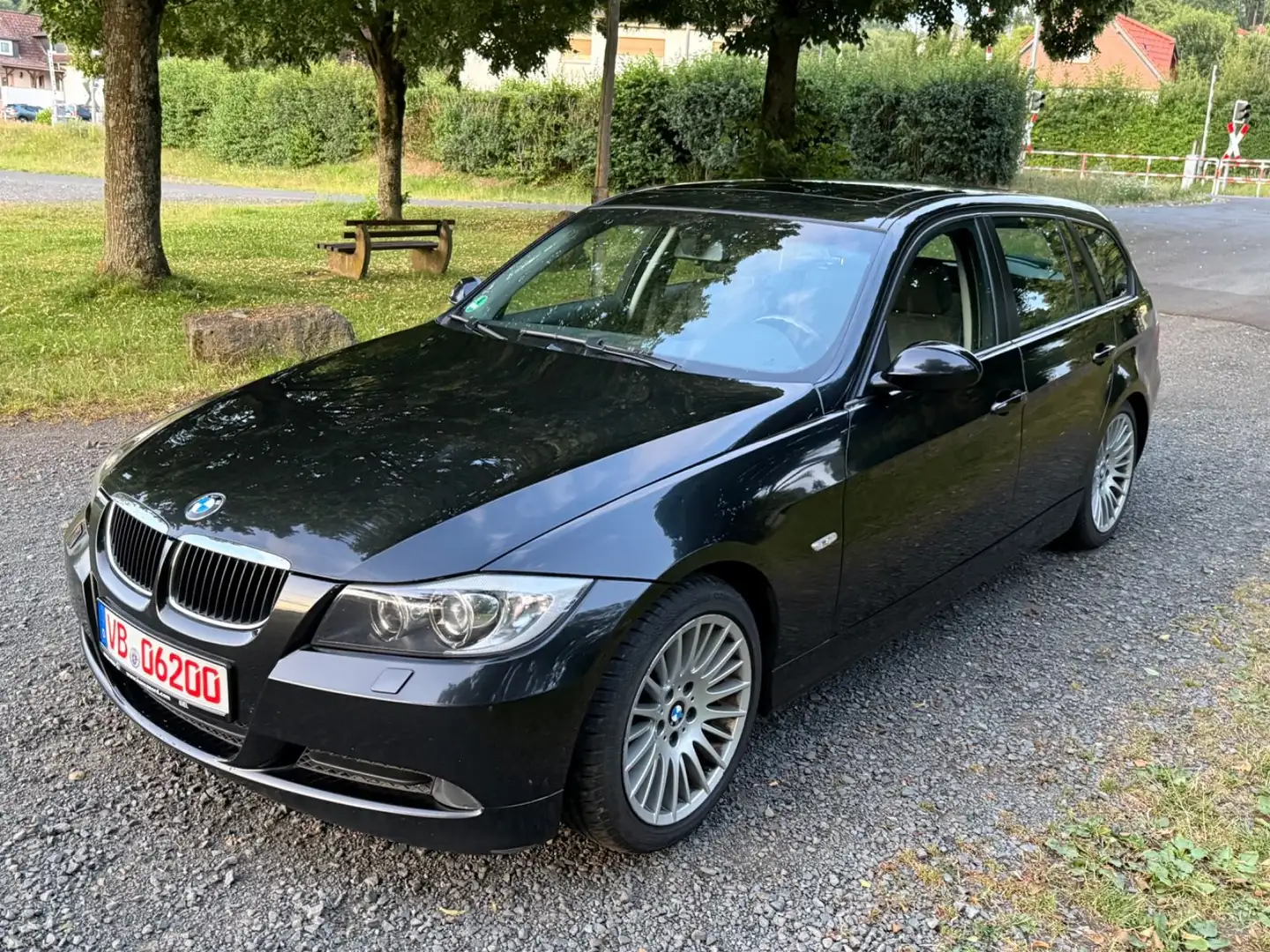 BMW 320 E91 Touring 320d ORG 140Tkm 1 Hand TÜV Neu M47 Schwarz - 2