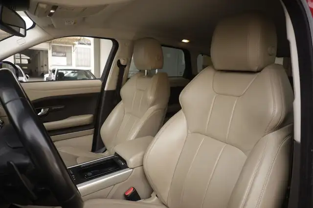 Land Rover Range Rover Evoque view 17