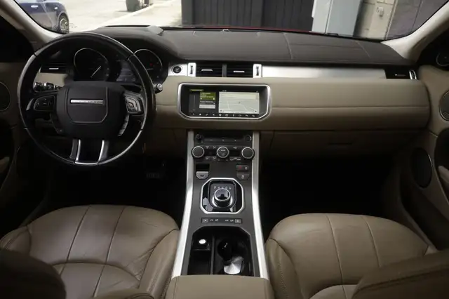 Land Rover Range Rover Evoque view 2