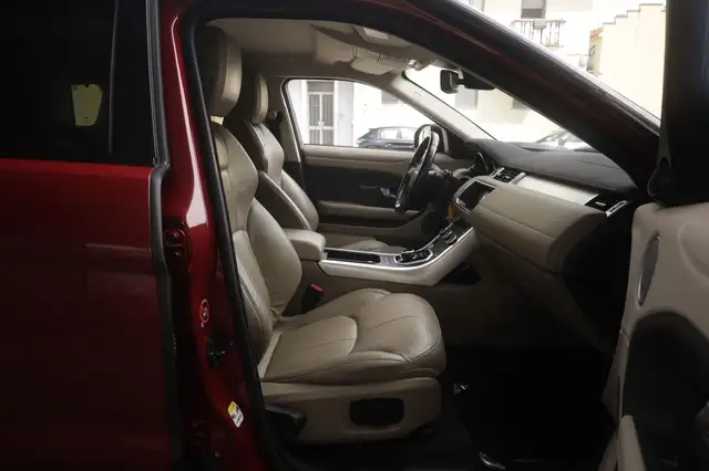 Land Rover Range Rover Evoque view 12