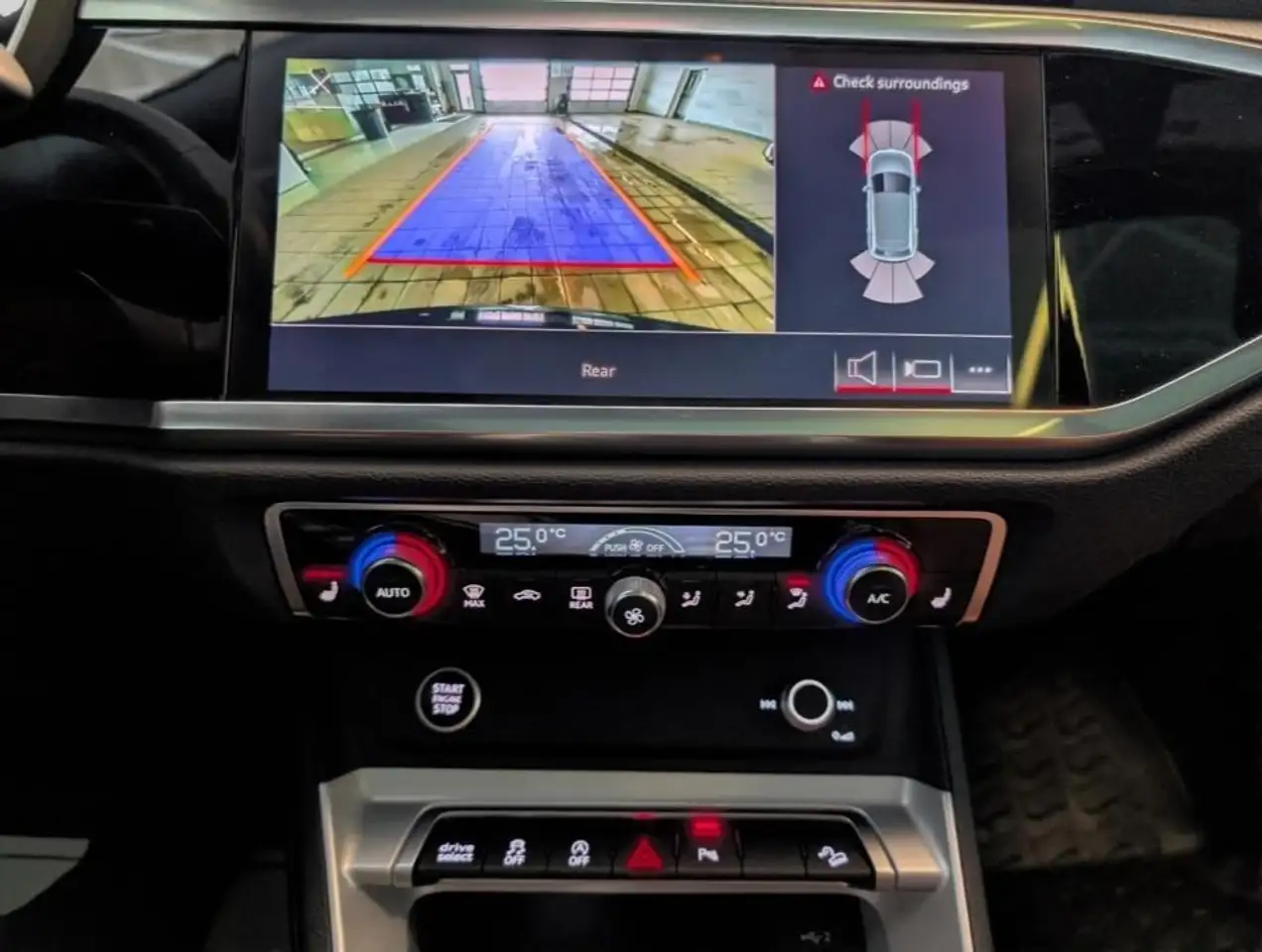 Audi Q3 снимка Audi Q3