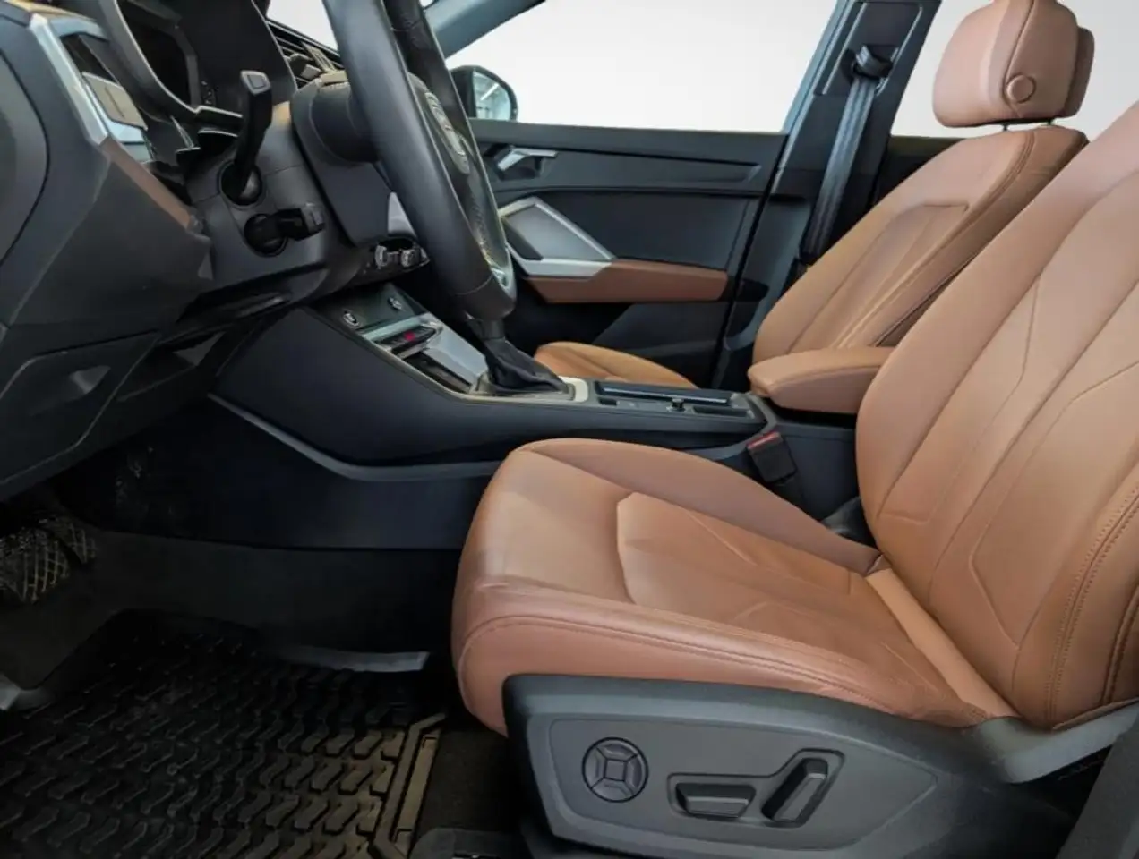 Audi Q3 снимка Audi Q3