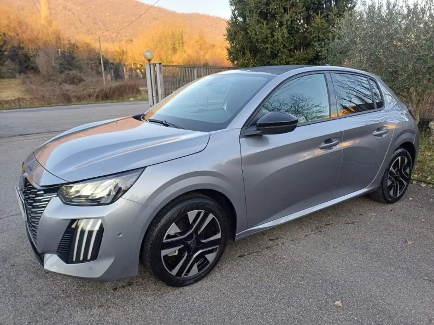 Peugeot 208 1.2 puretech Allure s&s 100cv Grigio - 1