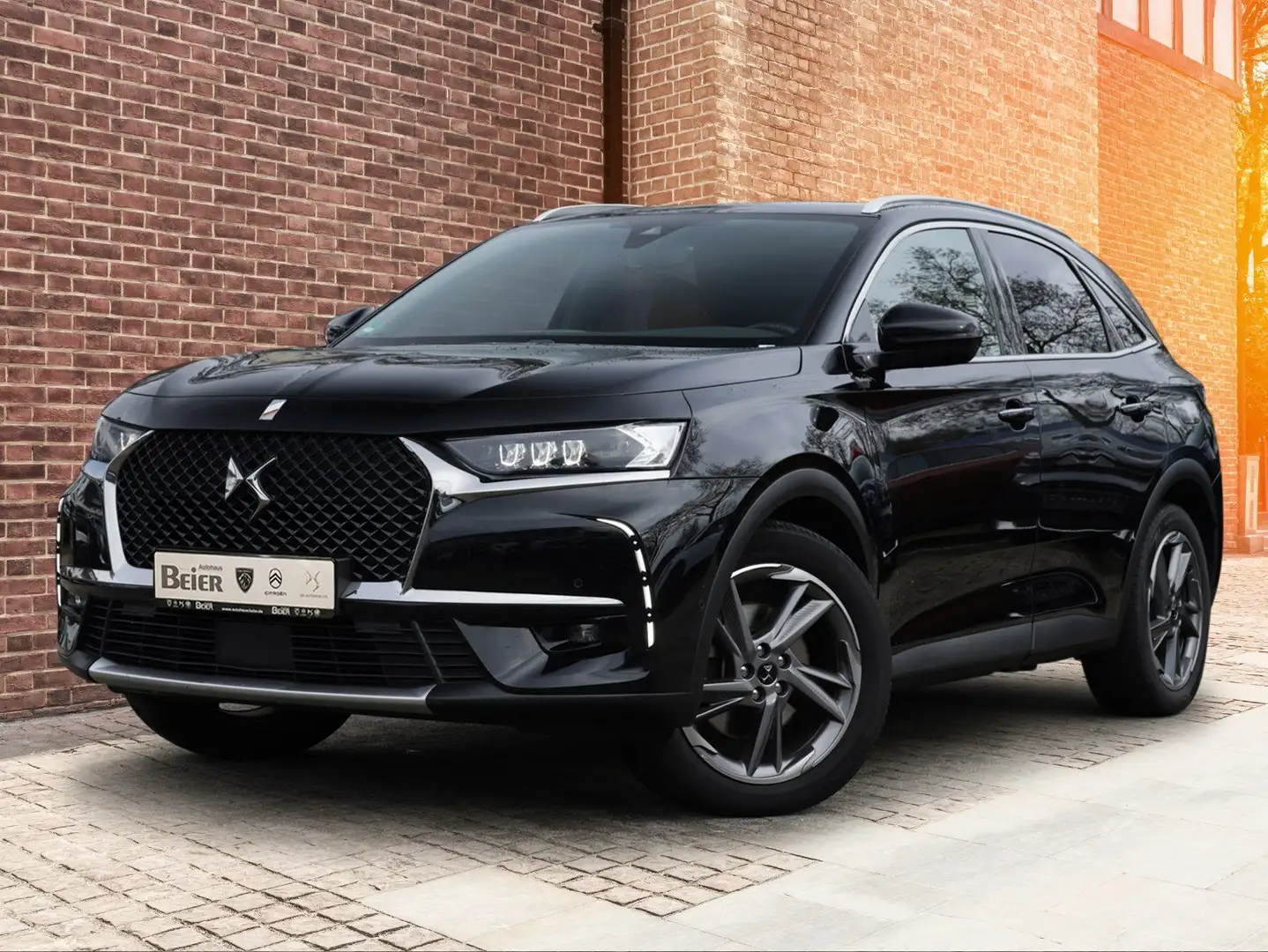 DS Automobiles DS 7 Crossback DS7 Crossback 1,6 Hybrid 300 Rivoli Focal Sound-Sy Schwarz - 2