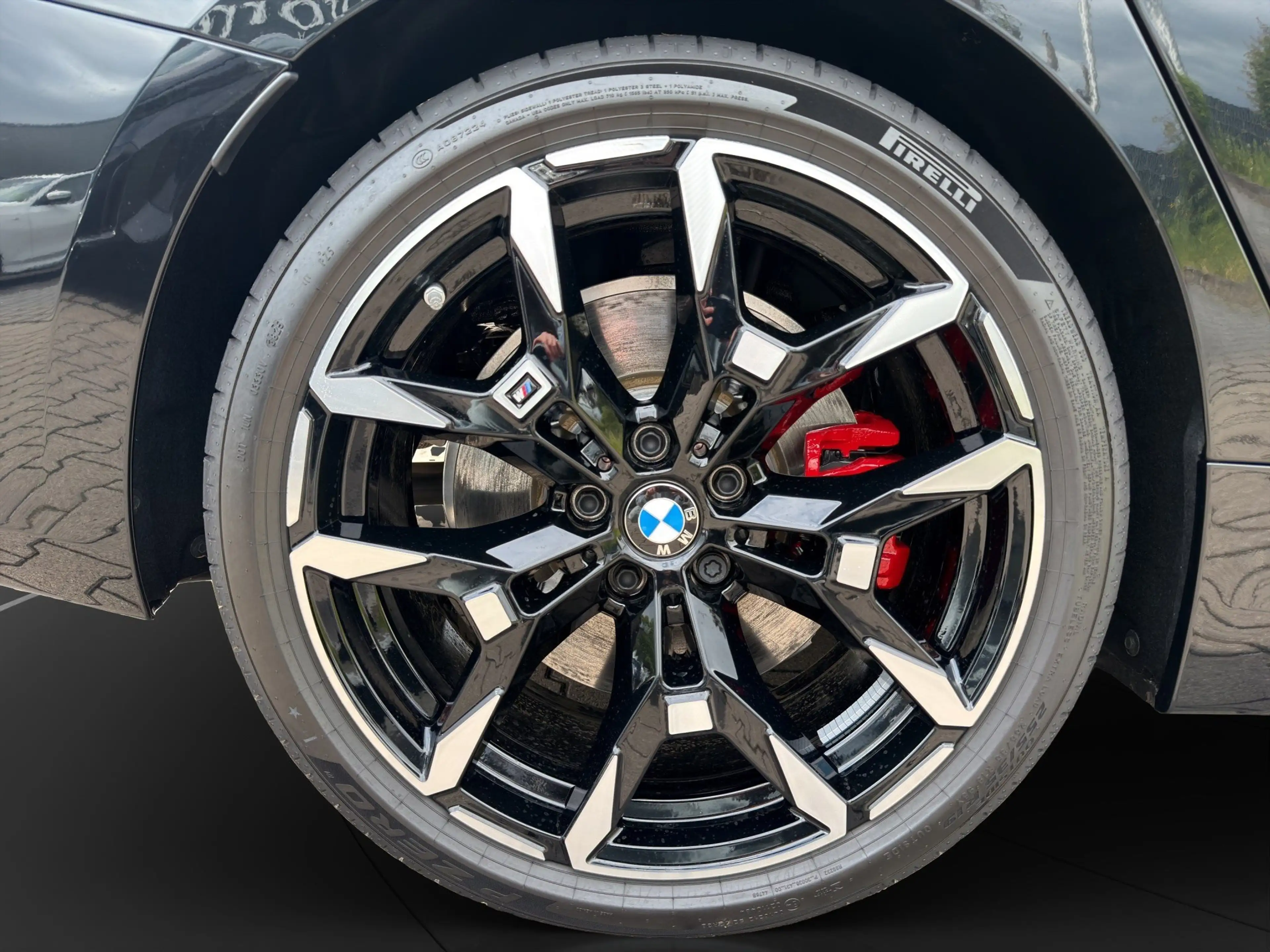 BMW 330 i xDrive M Sport — photo 12