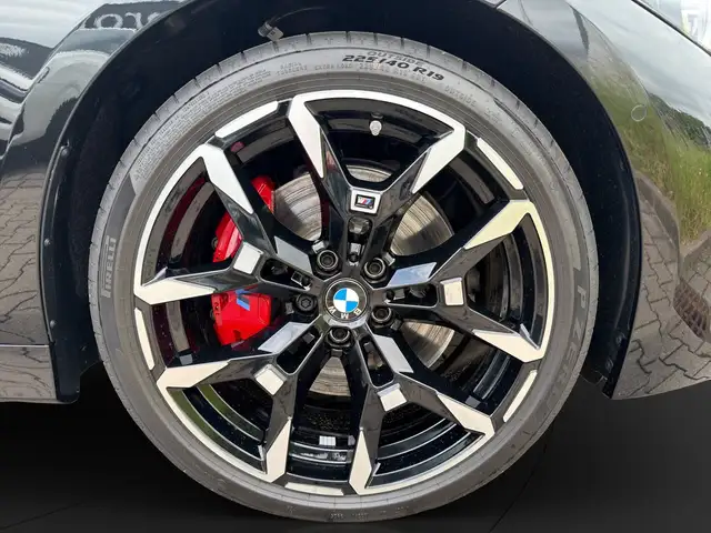 BMW 3 Series view 11