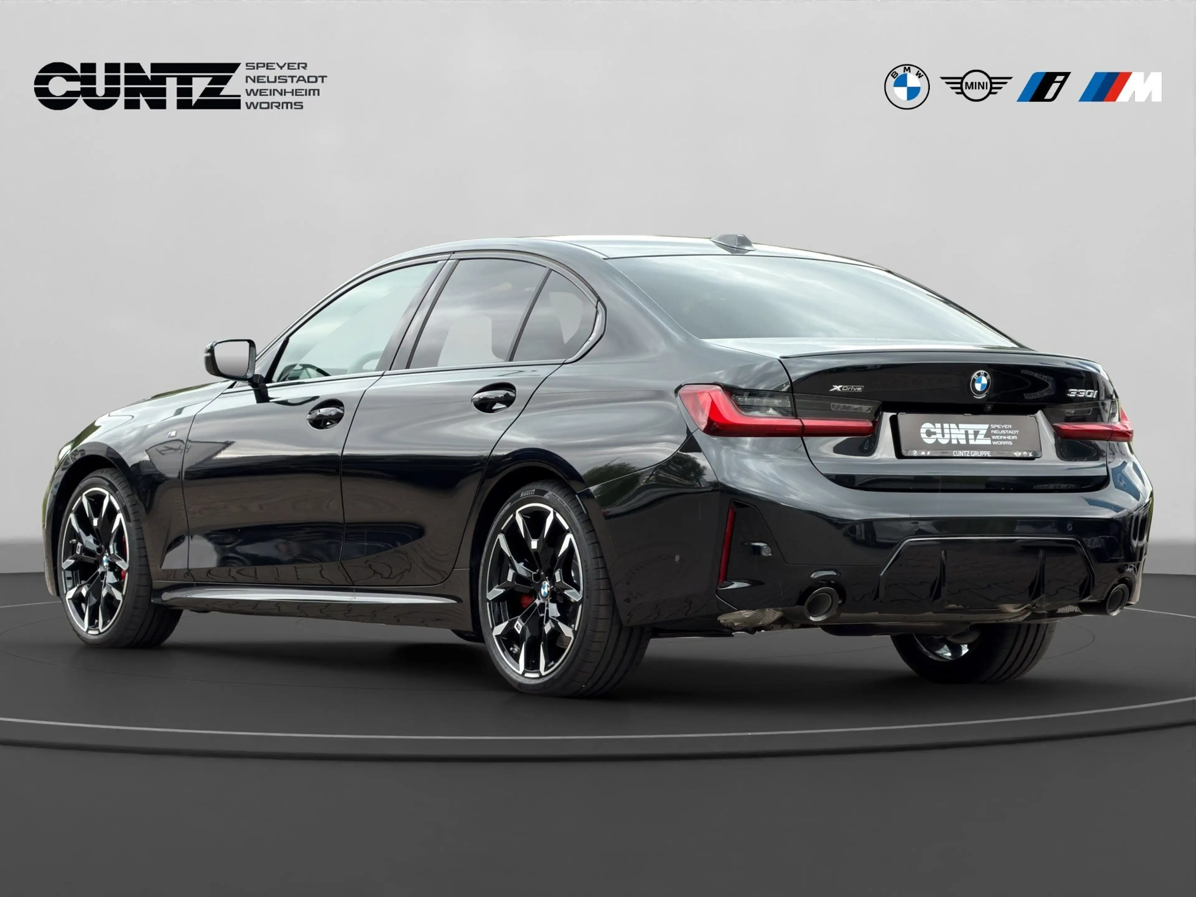BMW 330 i xDrive M Sport — photo 7