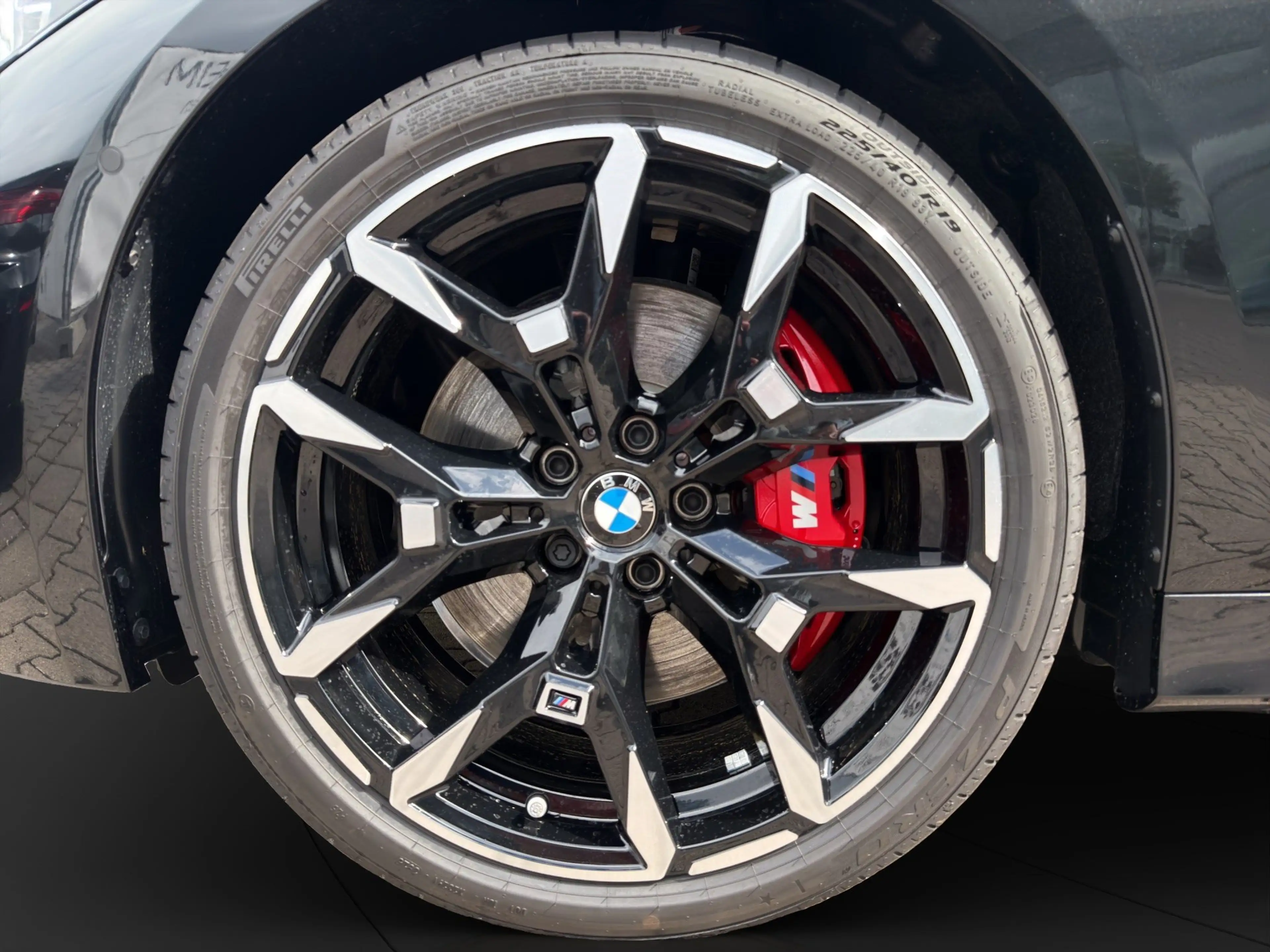 BMW 330 i xDrive M Sport — photo 9