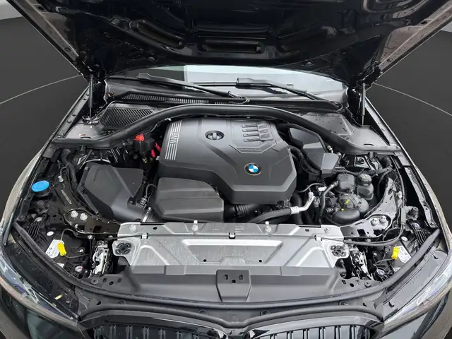 BMW 3 Series view 13