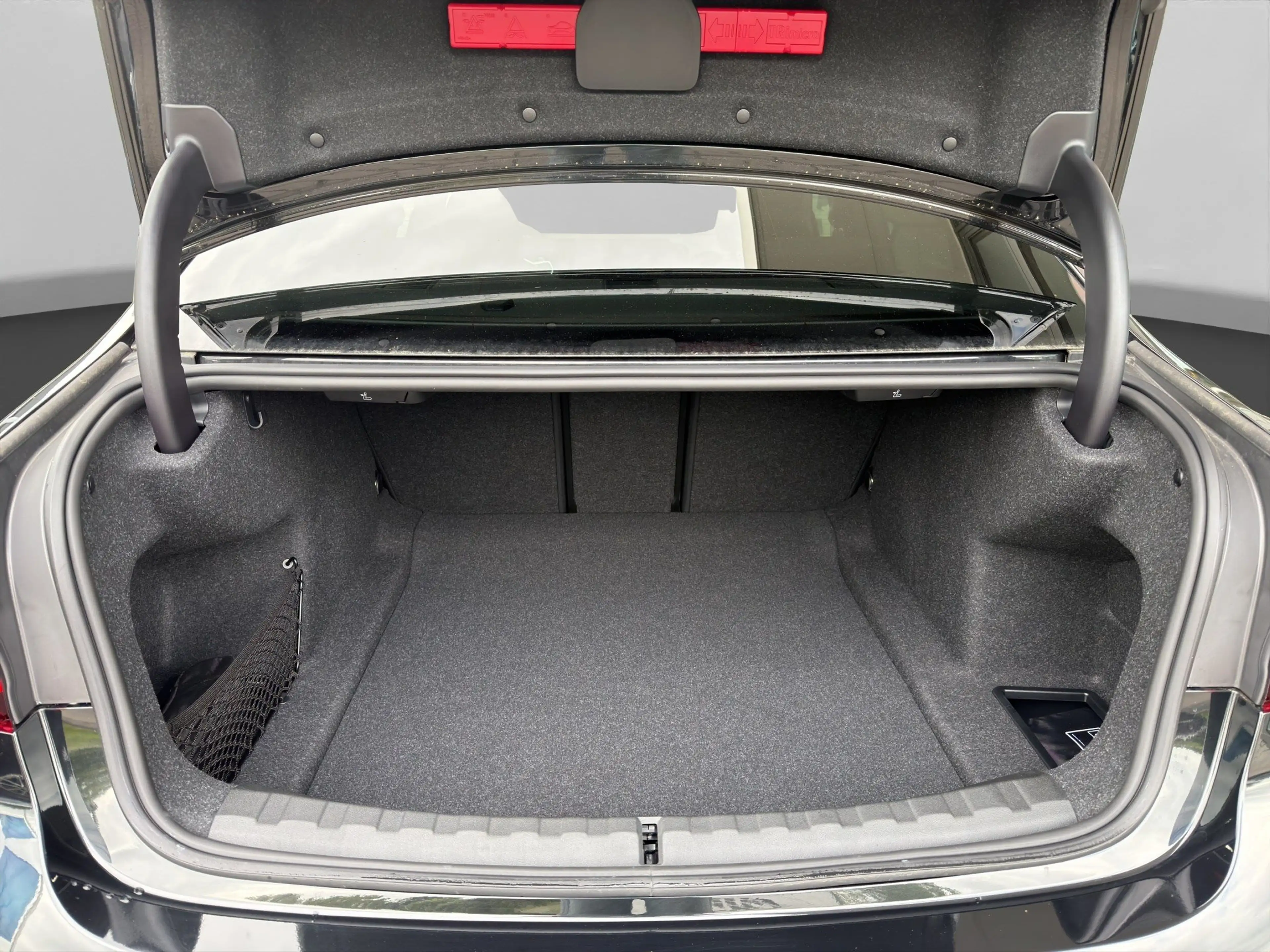 BMW 330 i xDrive M Sport — photo 15