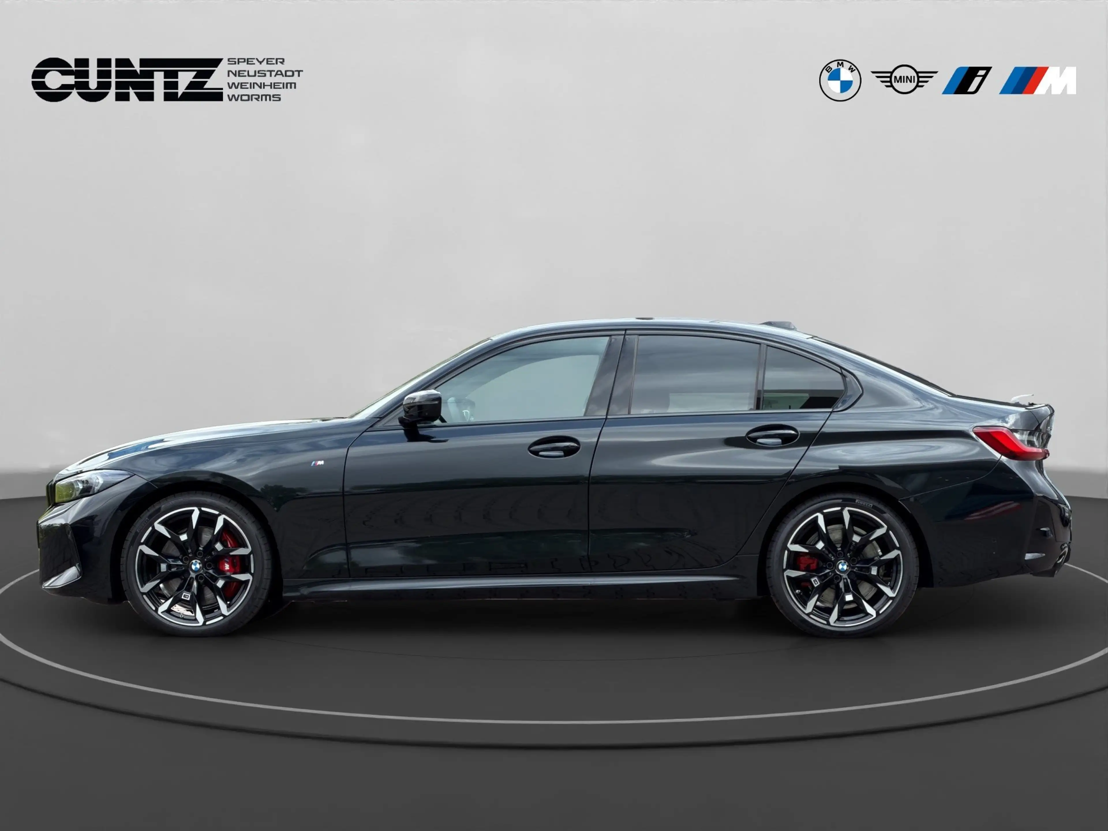 BMW 330 i xDrive M Sport — photo 8