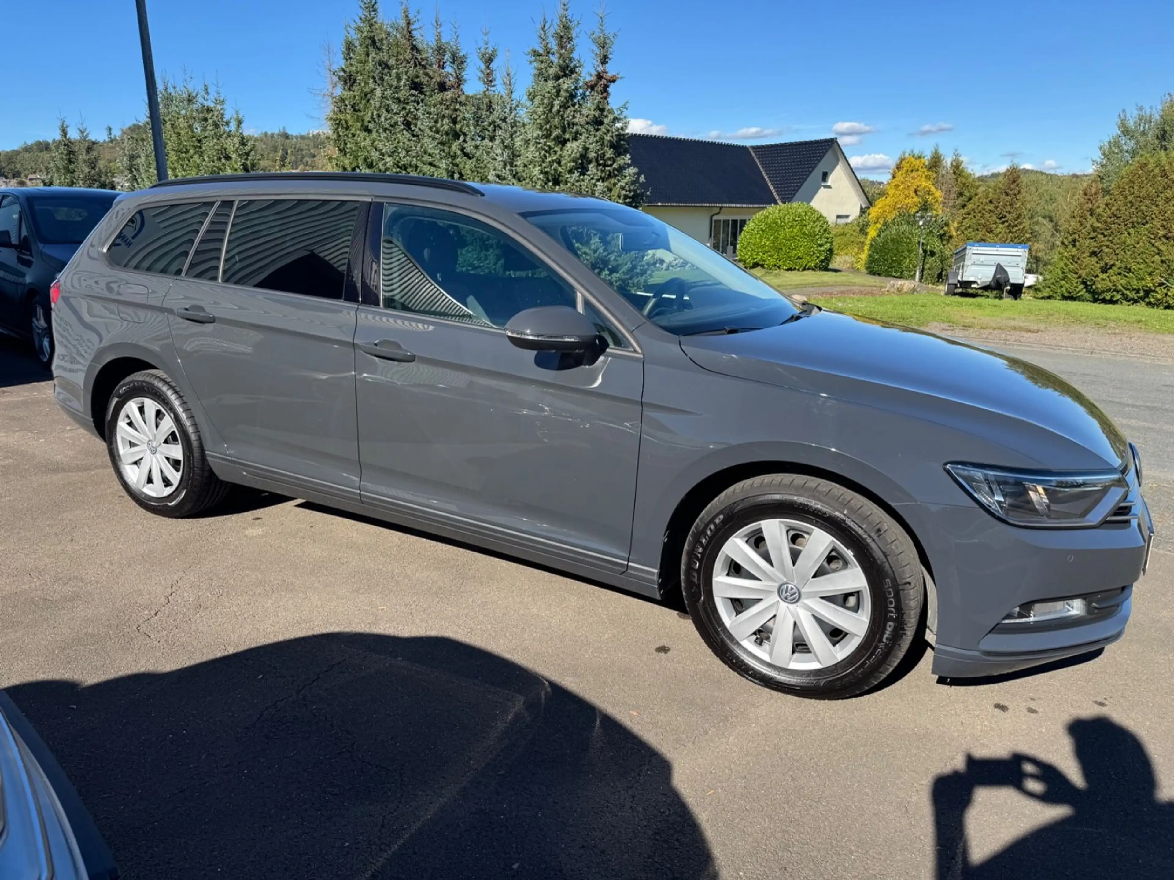 Volkswagen Passat Variant 1,4 Navi-AHK-Tüv/Au neu-Scheckhef — photo 6