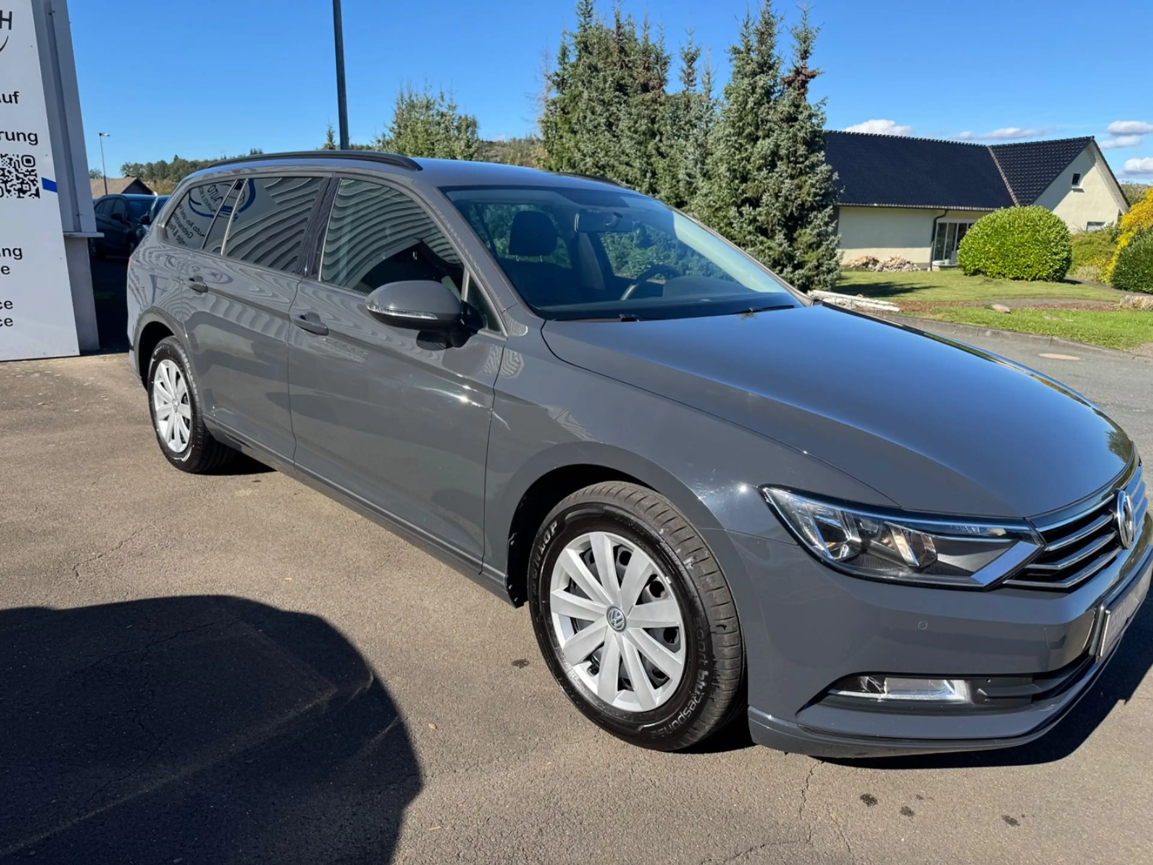 Volkswagen Passat Variant 1,4 Navi-AHK-Tüv/Au neu-Scheckhef — photo 4