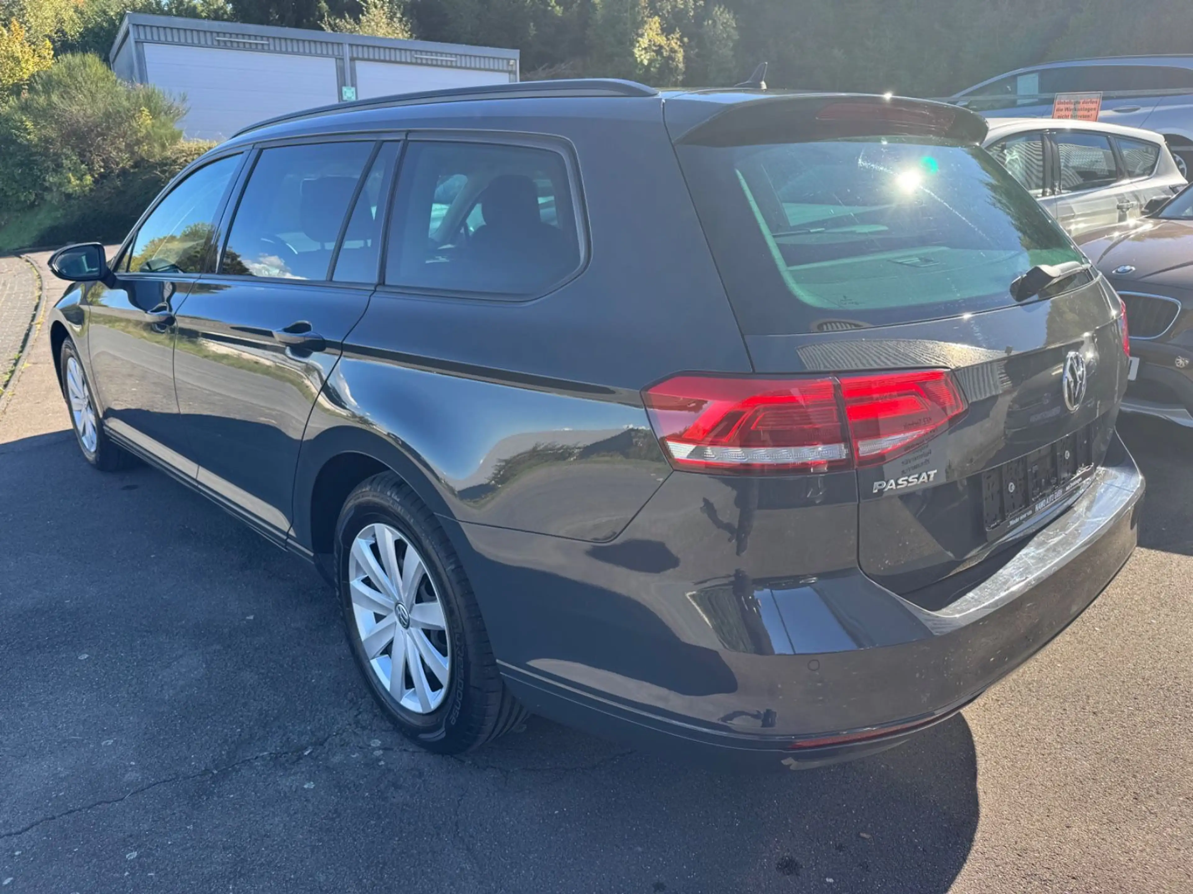 Volkswagen Passat Variant 1,4 Navi-AHK-Tüv/Au neu-Scheckhef — photo 9