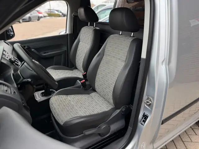 Volkswagen Caddy view 4