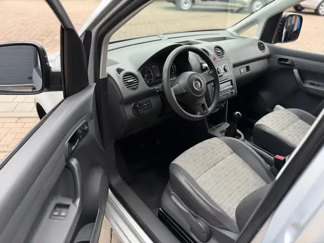 Volkswagen Caddy view 3