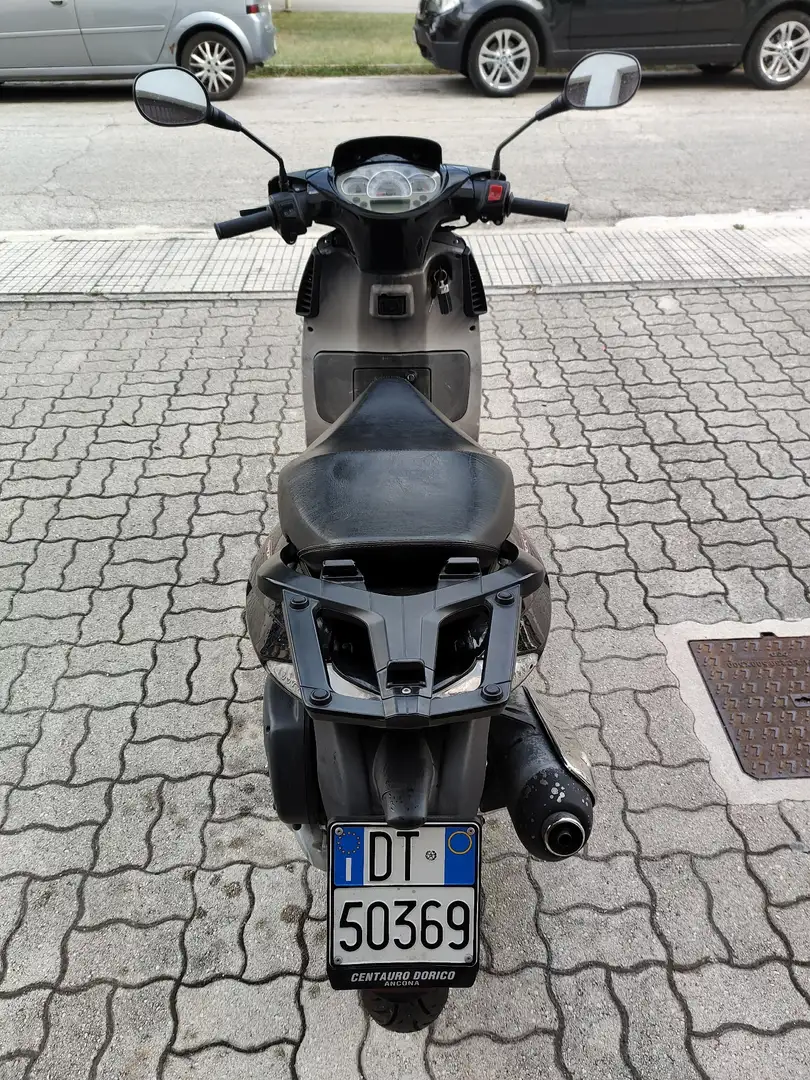 Aprilia Sportcity 125 Noir - 2