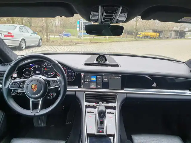Porsche Panamera view 8