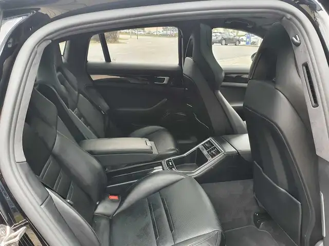 Porsche Panamera view 7
