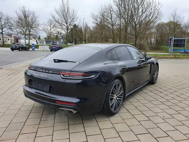 Porsche Panamera view 6