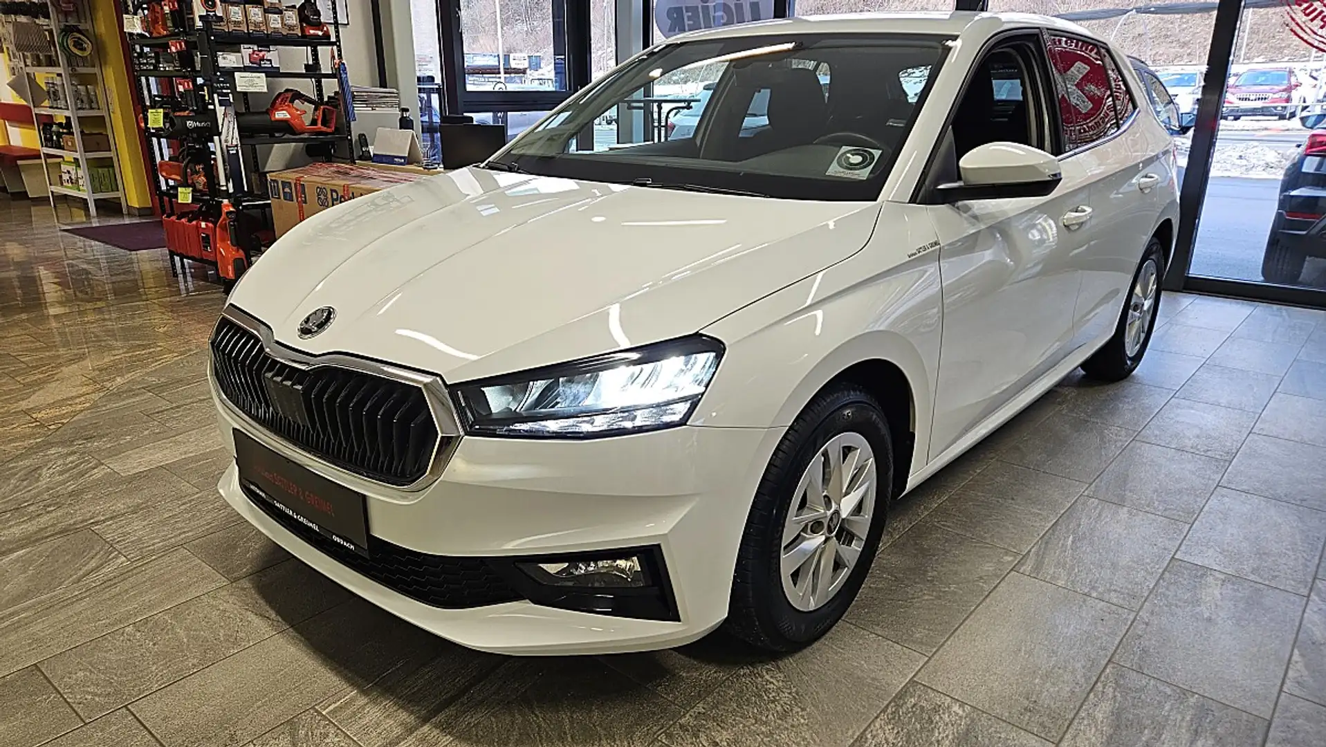 Skoda Fabia Selection 1,0 TSI DSG Weiß - 1