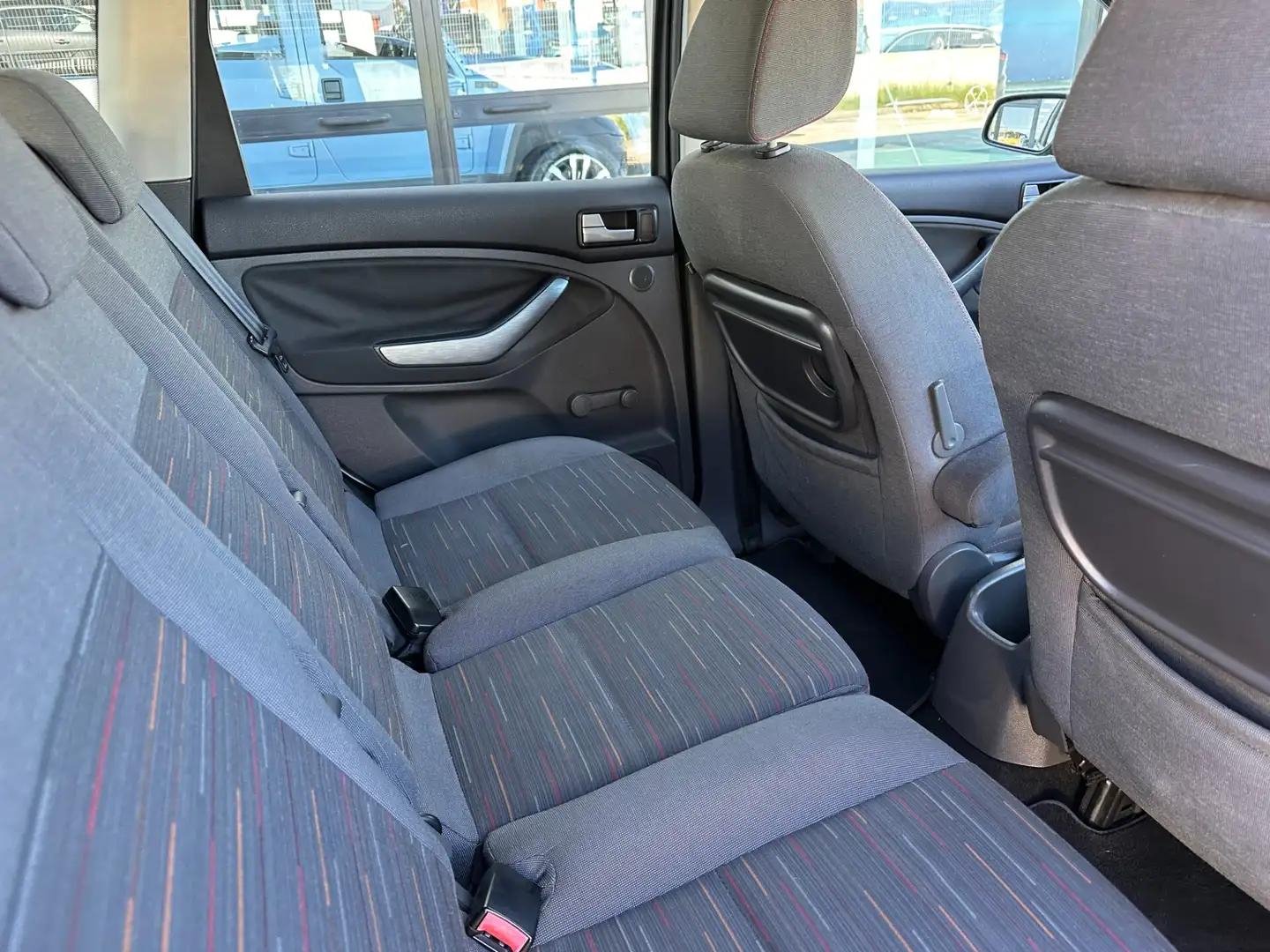 Ford C-Max C-Max 1.6 TDCi 110 CV Titanium DPF Grau - 2