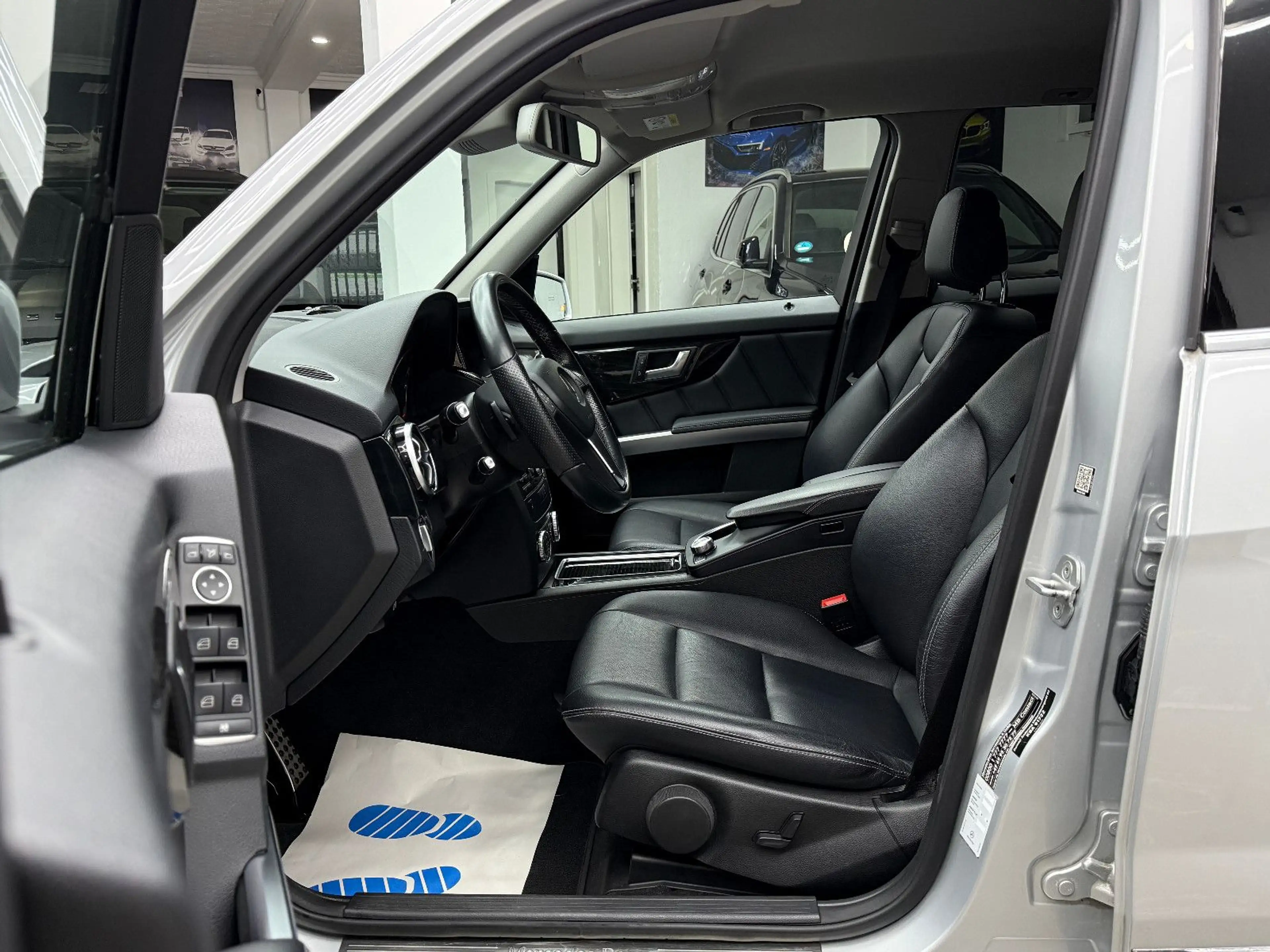 Mercedes-Benz GLK 220 CDI BlueEfficiency Keyl. Distr. 360° AHK — photo 11