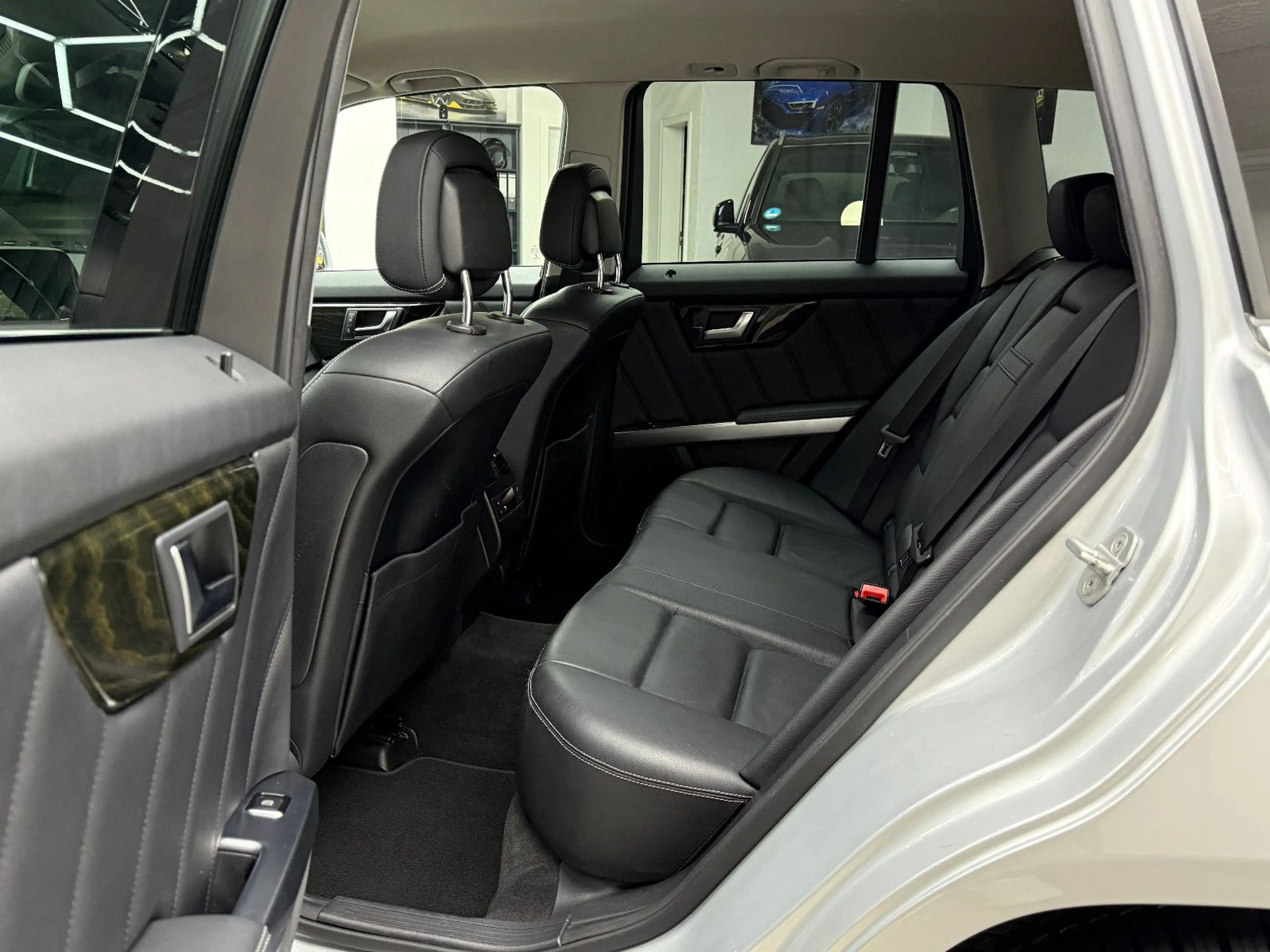 Mercedes-Benz GLK 220 CDI BlueEfficiency Keyl. Distr. 360° AHK — photo 12
