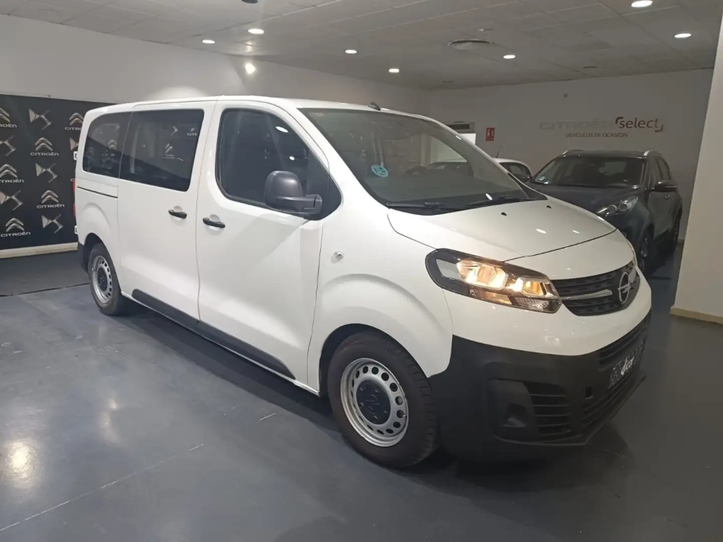 Opel Vivaro 1.5D S Carga Standard 100 Blanc - 2