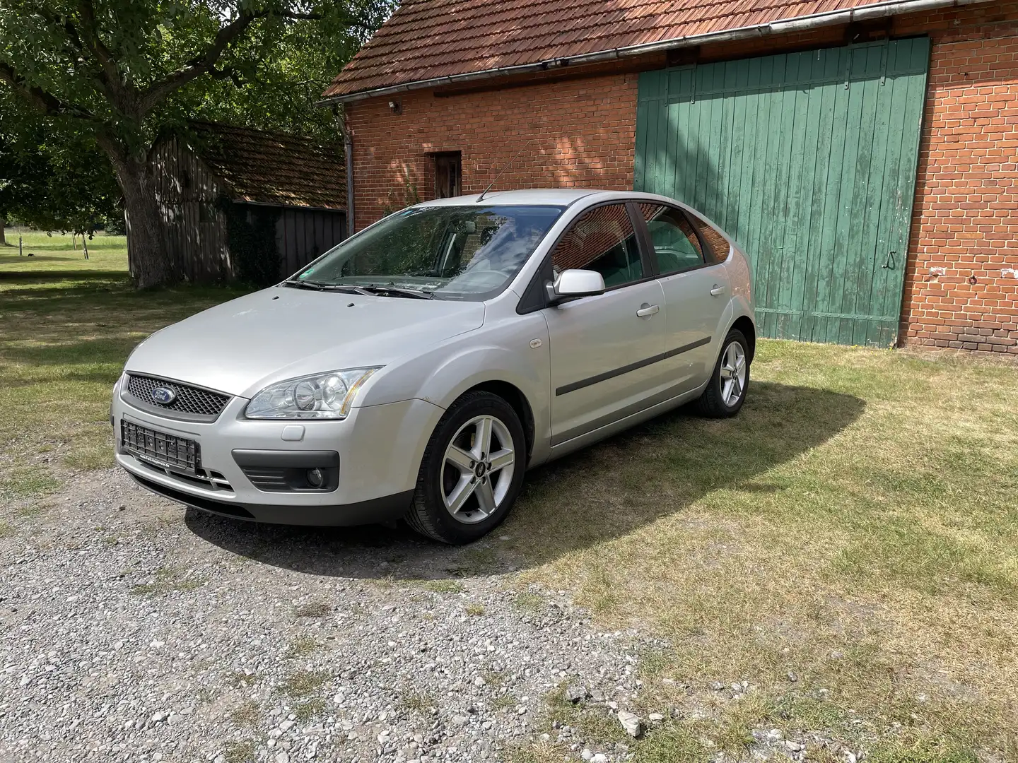 Ford Focus Focus 1.6 16V Fun X Silber - 1