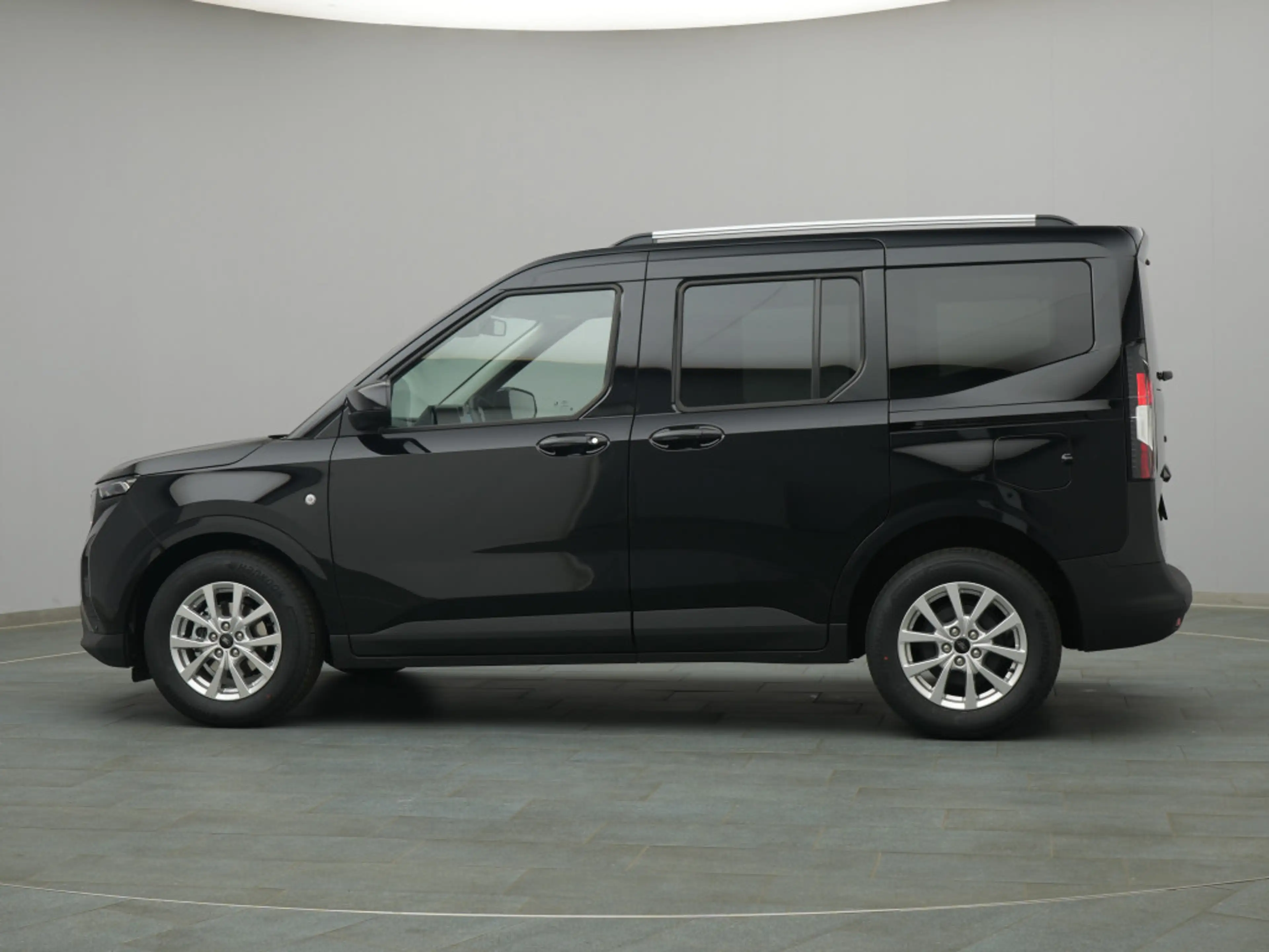 Ford Tourneo Courier Active 125PS Aut./Navi -15%* — photo 3