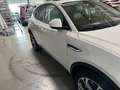 Jaguar E-Pace E-Pace 2.0I4 P200 HSE AWD Aut. HSE Weiß - thumbnail 2