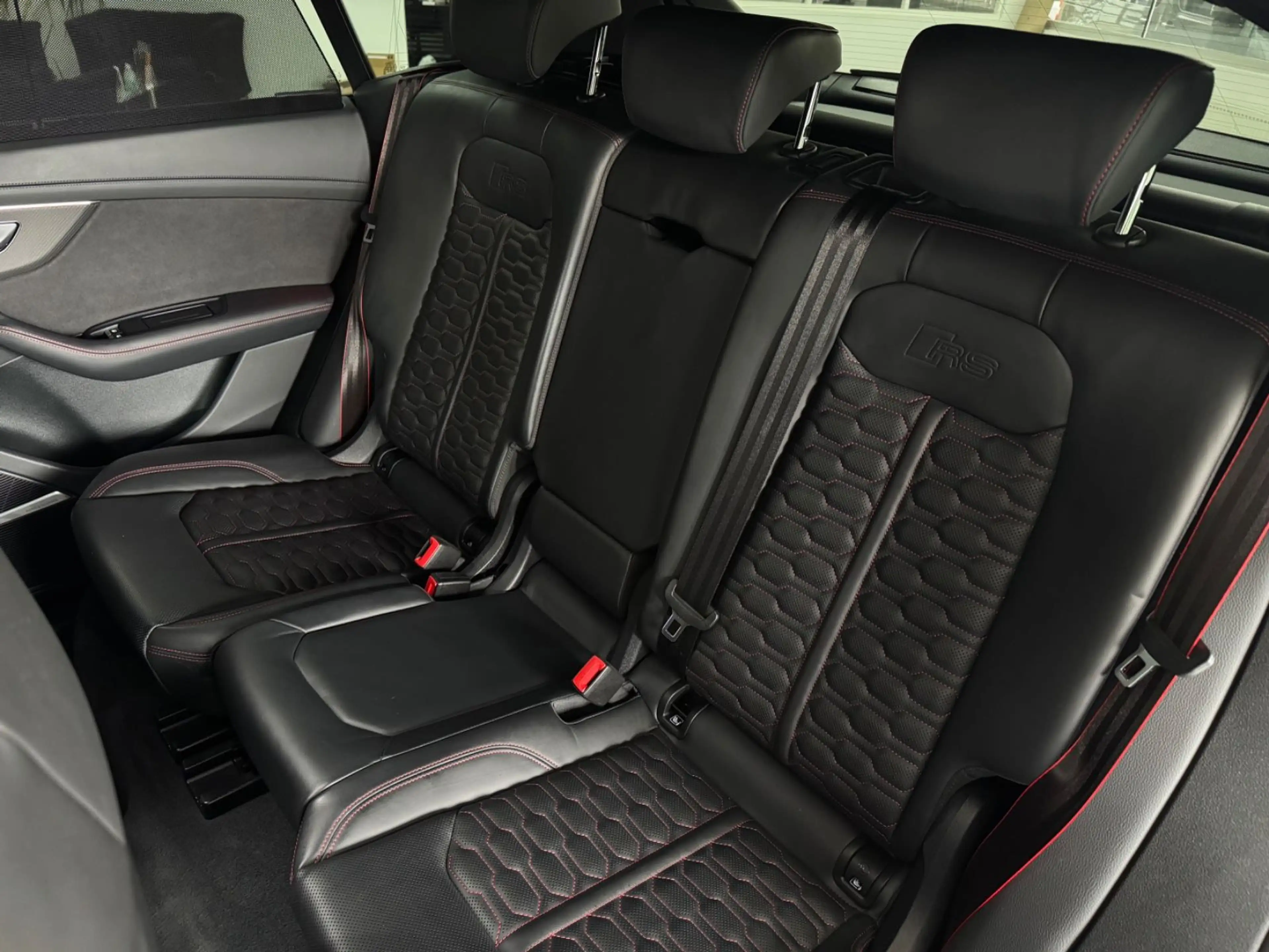 Audi RS Q8 4.0 TFSI quattro *PANO*MATRIX*B&O*AGA — photo 11