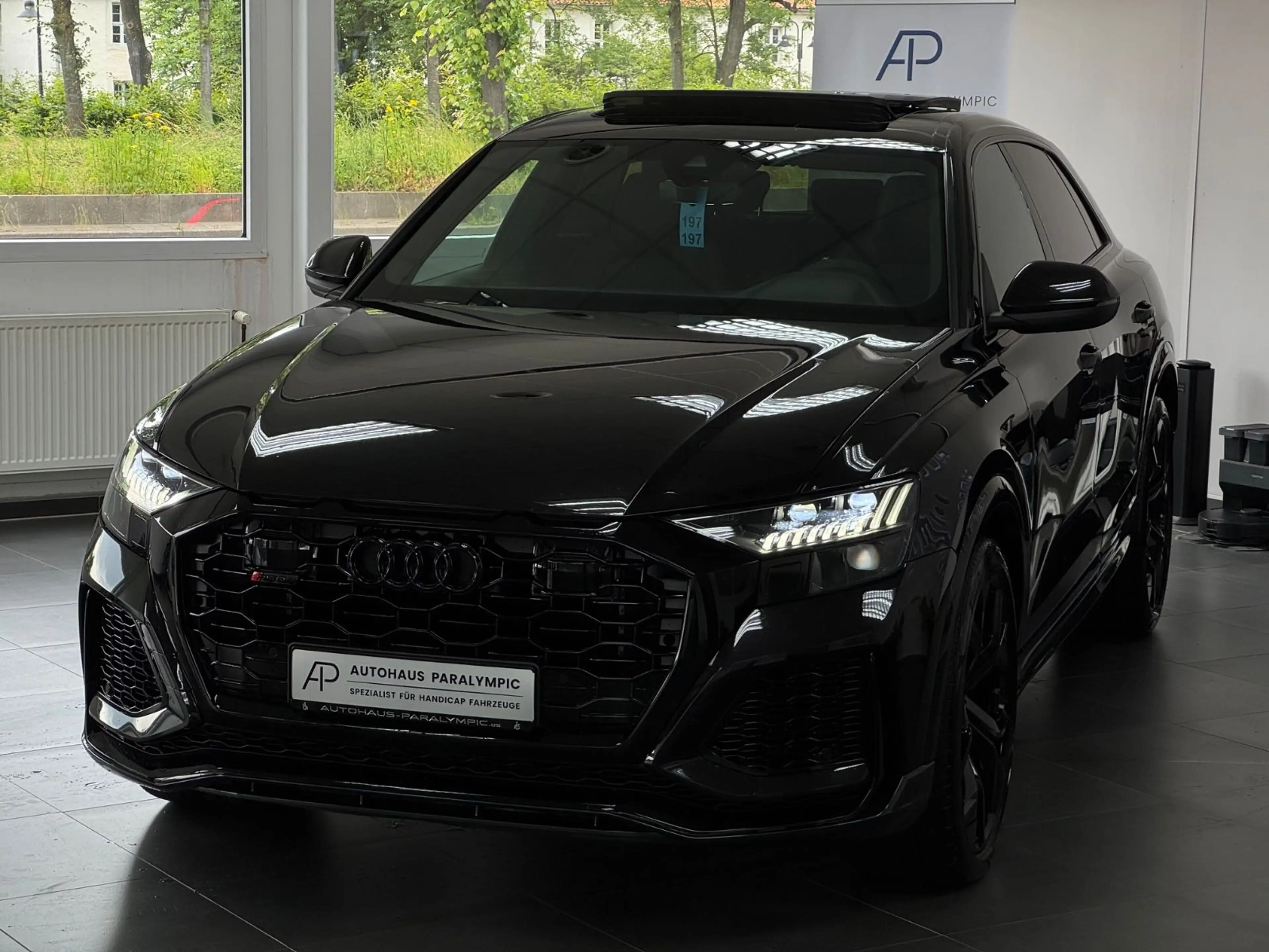 Audi RS Q8 4.0 TFSI quattro *PANO*MATRIX*B&O*AGA — photo 2