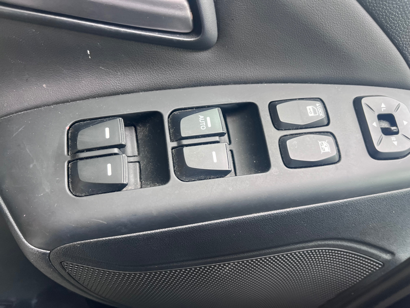 Hyundai iX35 FIFA World Cup Edition 2WD — photo 12
