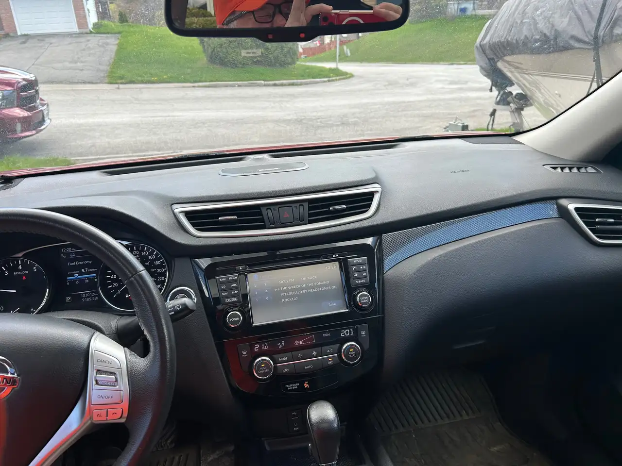 Nissan Rogue снимка Nissan Rogue