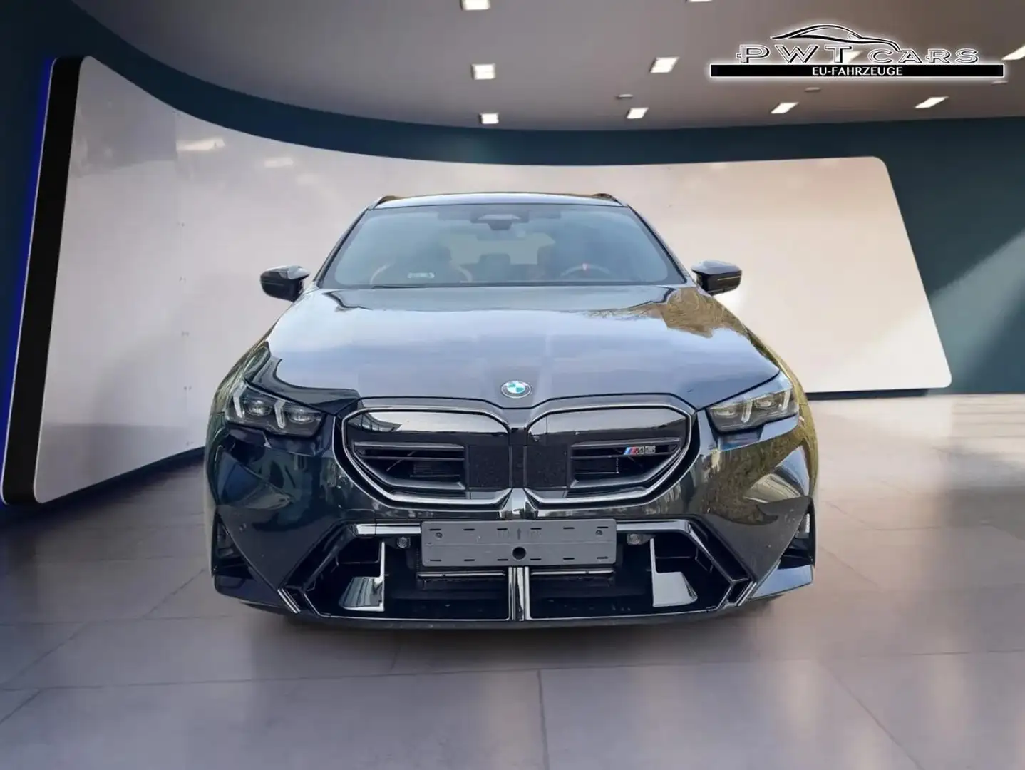 BMW M5 Basis Touring Comfort+DrivAssistPro+ParkPro+Pan... Schwarz - 2