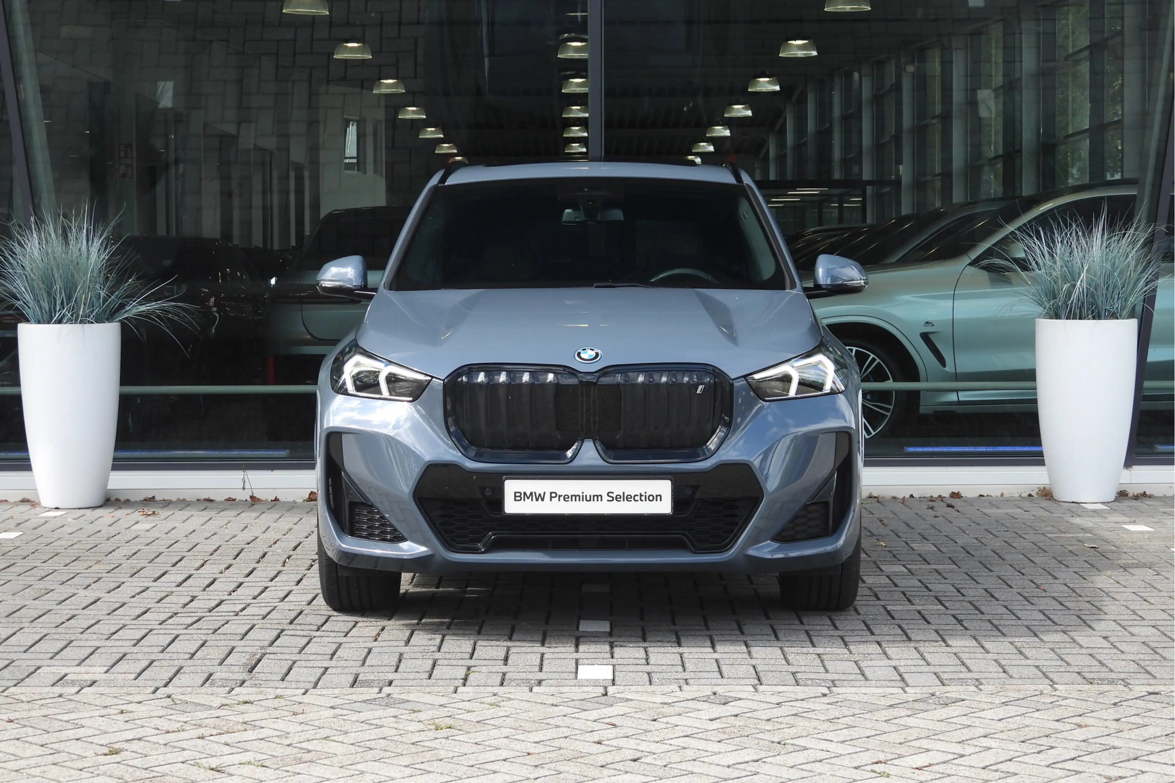 BMW iX1 xDrive30 M Sport / Trekhaak / Panoramadak / Sports — photo 9