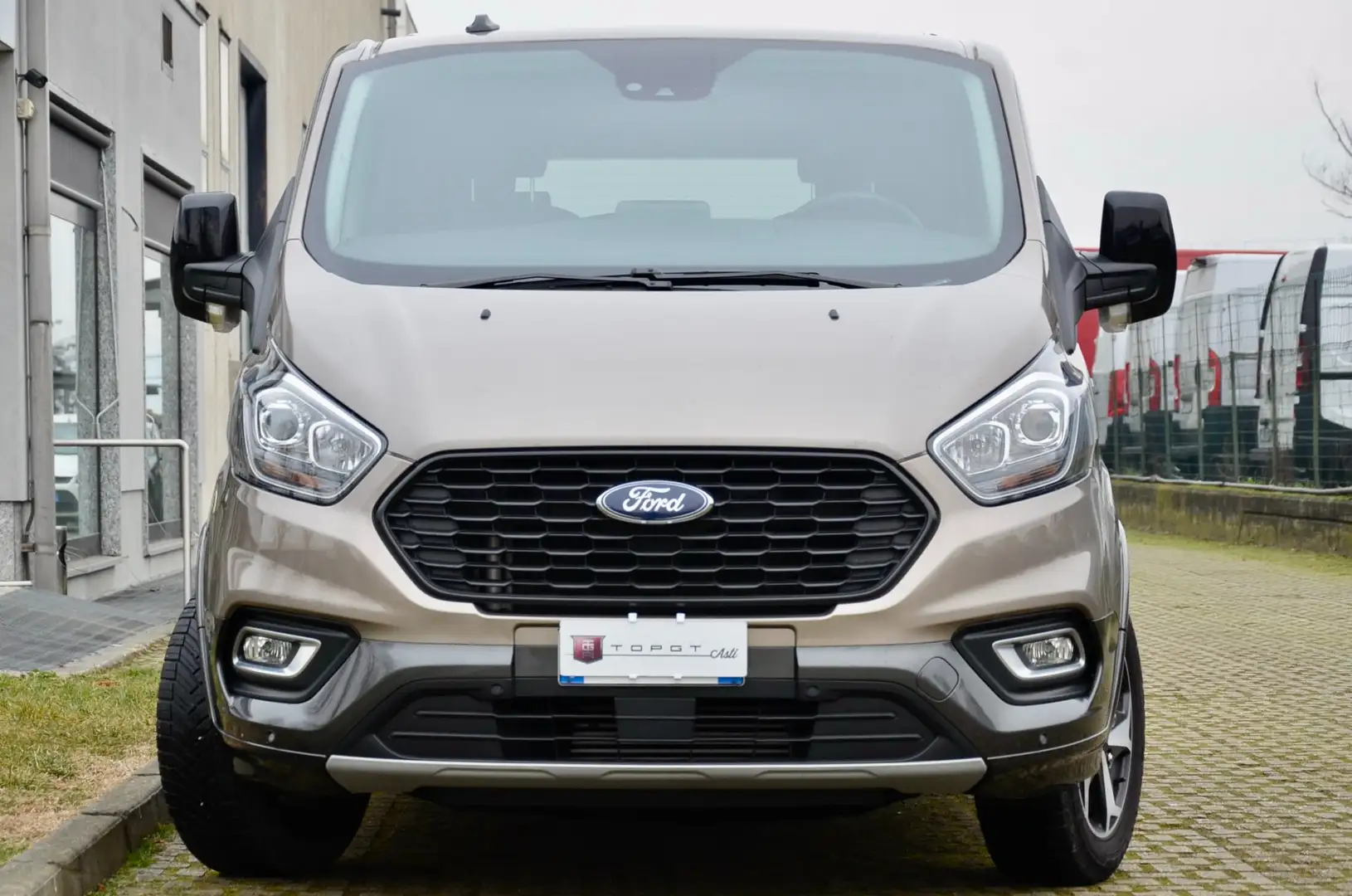 Ford Tourneo Custom 2.0 ecoblue hybrid mhev Active 130cv 8 POSTI L1H1 Brun - 2